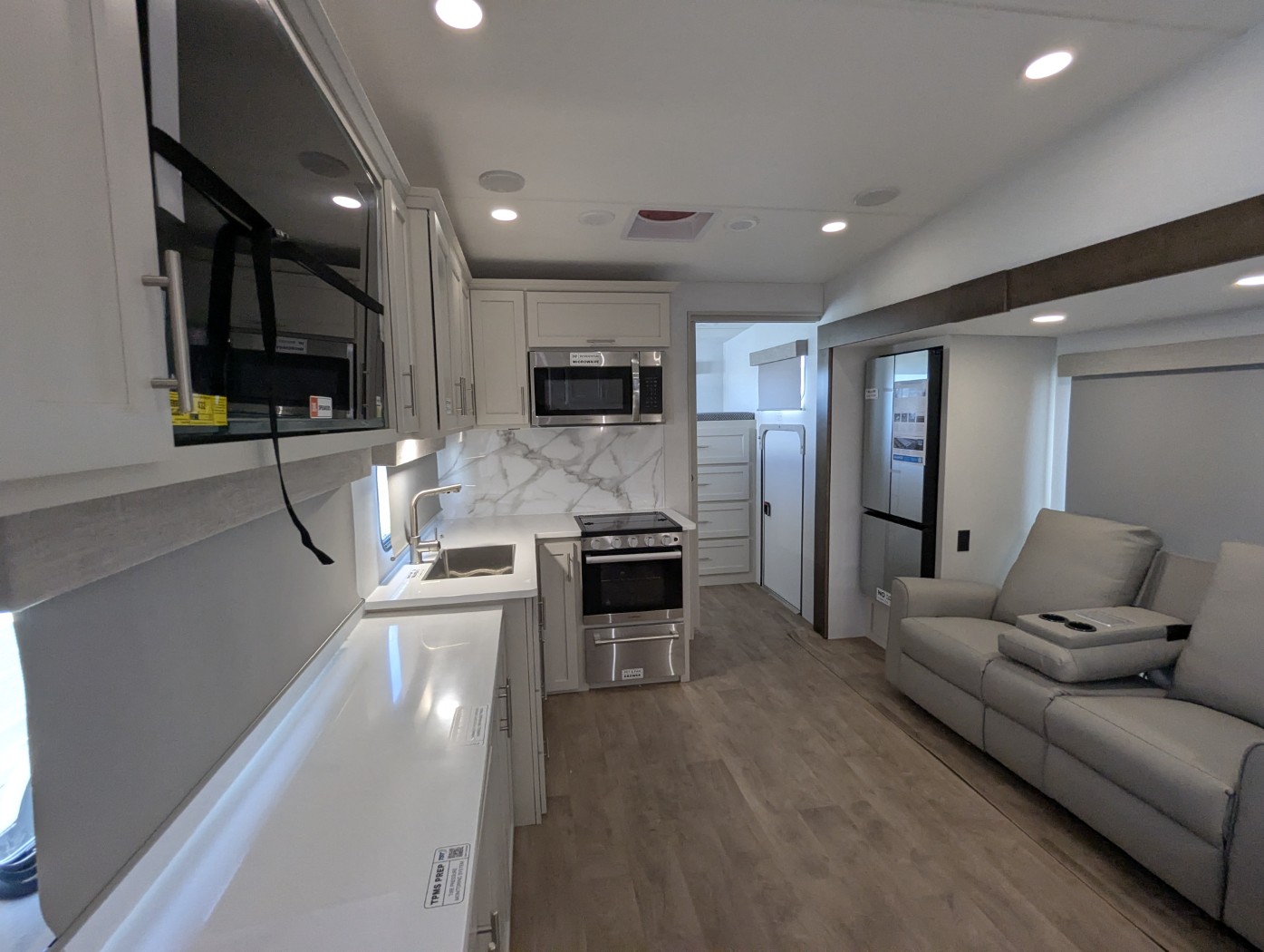 2027 Alliance RV Avenue 29BH - Image 32