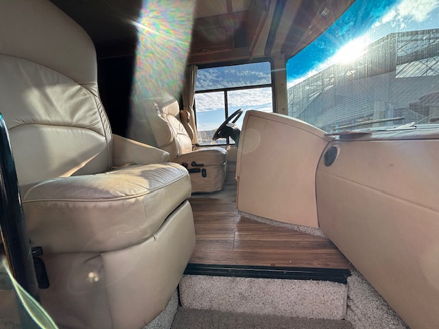 2007 WINNEBAGO TOUR 40TD - Image 8