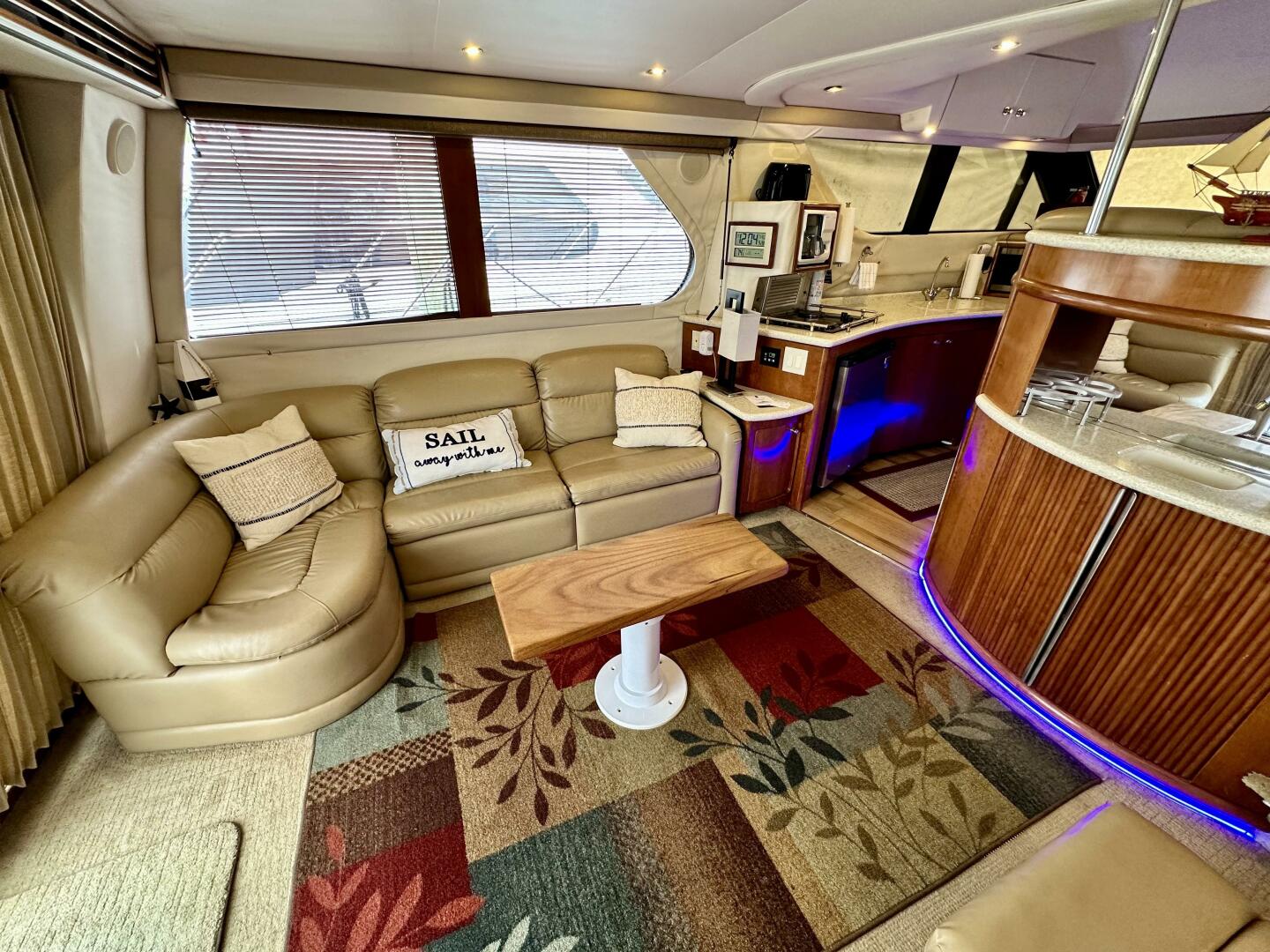 1999 Carver 450 Pilothouse - Image 22