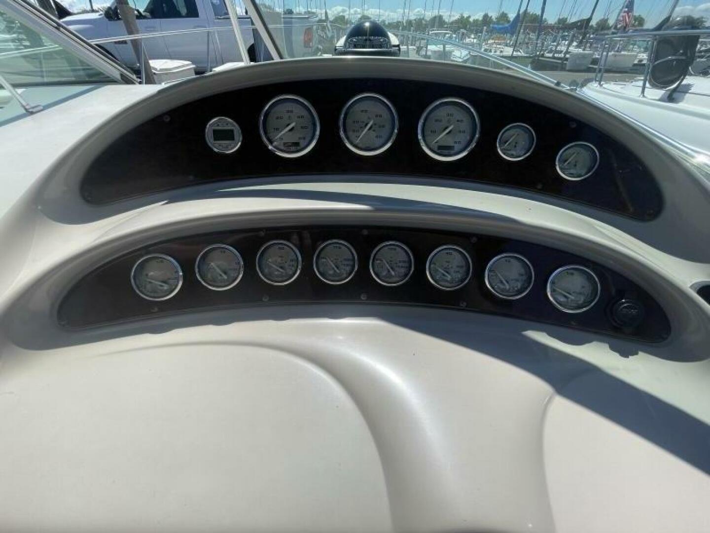 2005 Monterey 322 Cruiser - Image 16