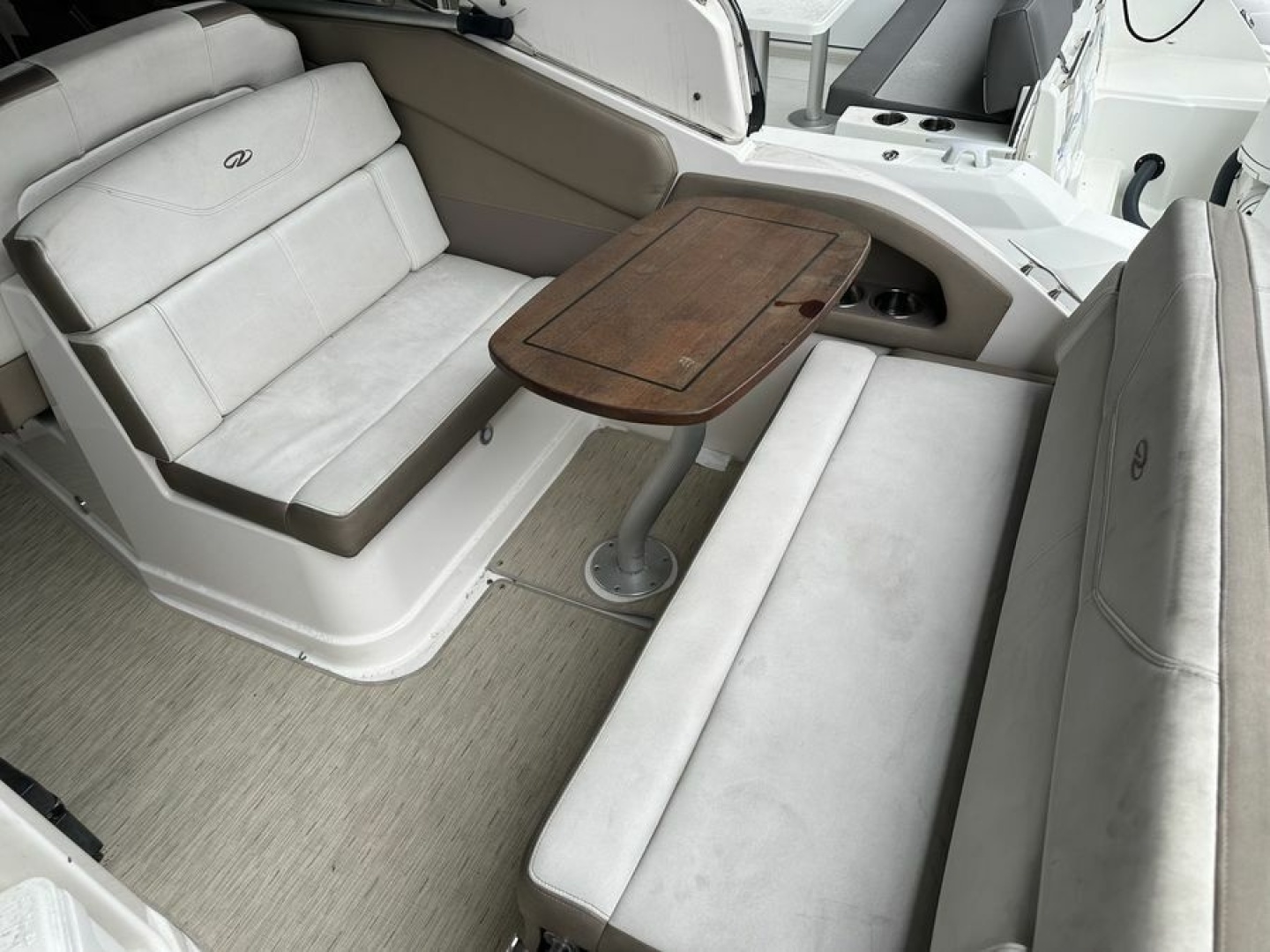 2017 Regal 28 Express - Image 14