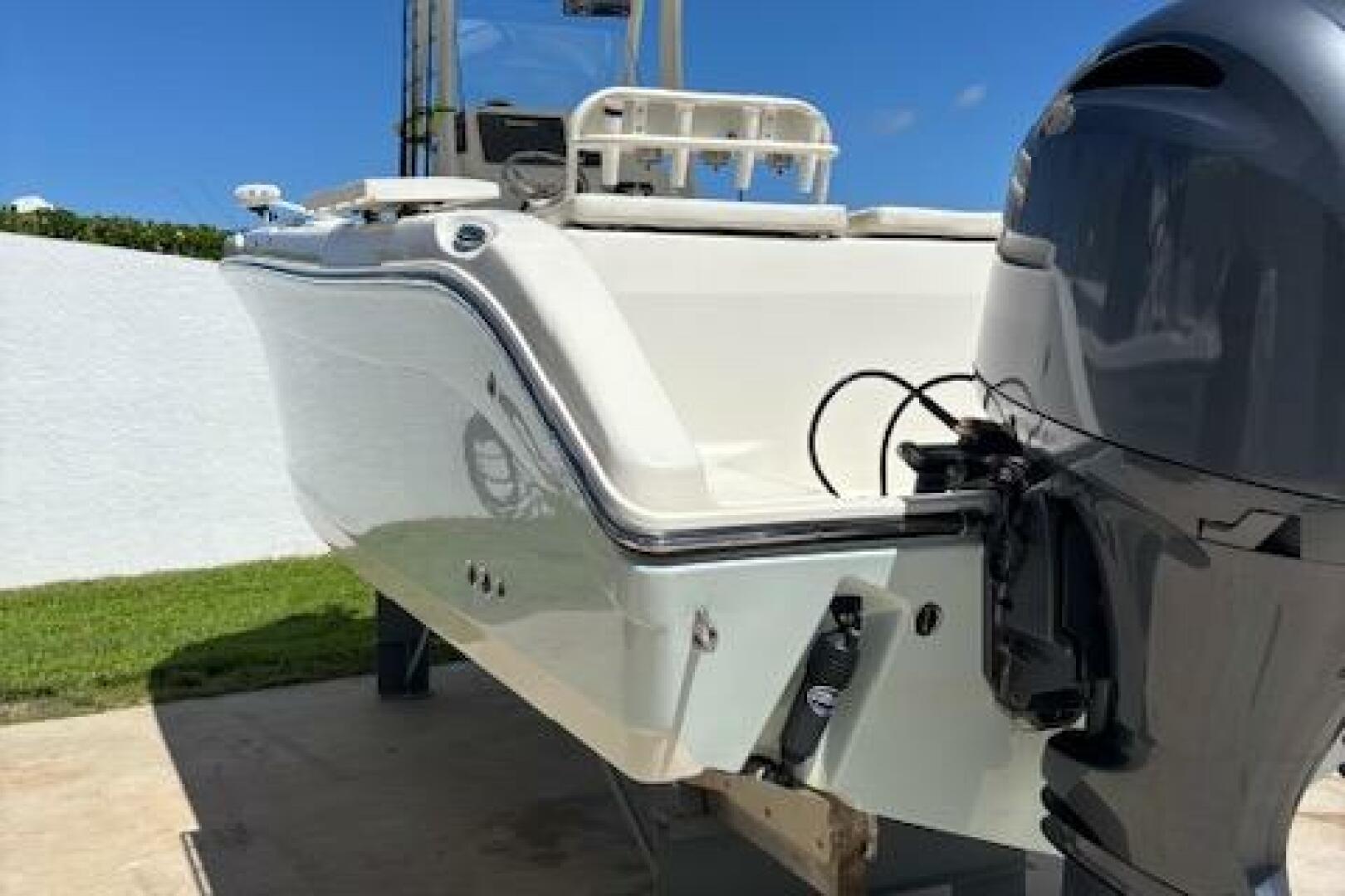 2018 Century 2600 Center Console - Image 24