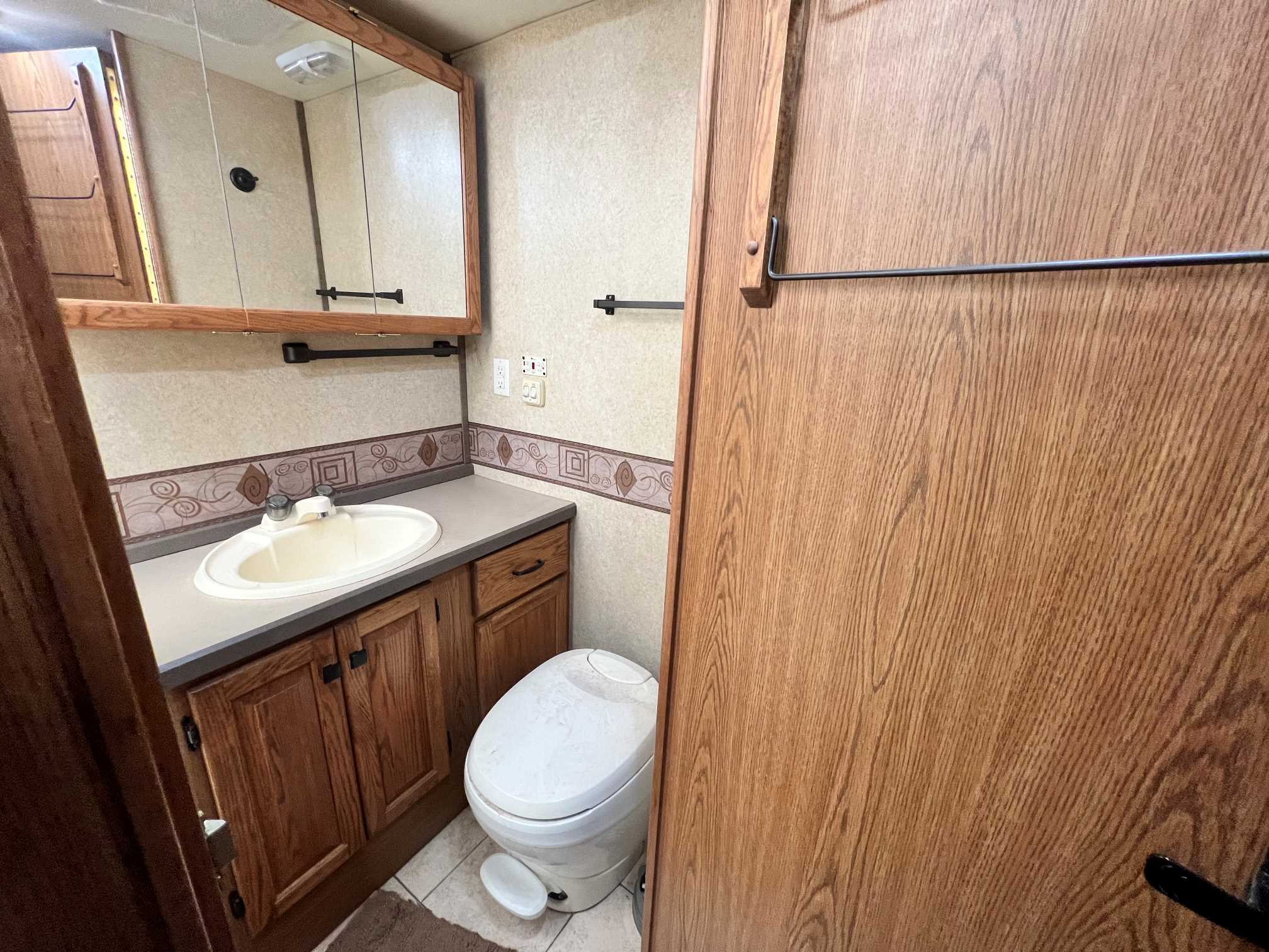 2005 Tiffin Allegro Bay 34XB - Image 23