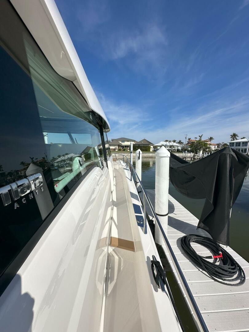 2025 Tiara Yachts EX 60 - Image 35
