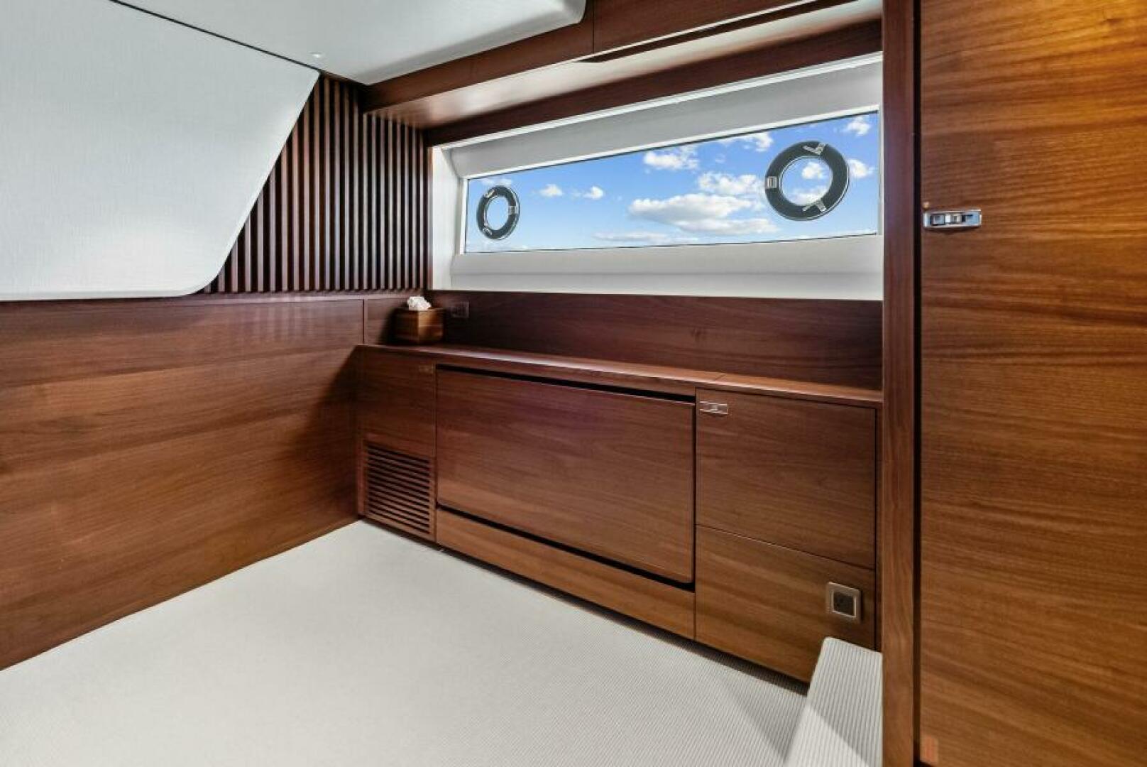 2024 Princess Y72 Motor Yacht - Image 26