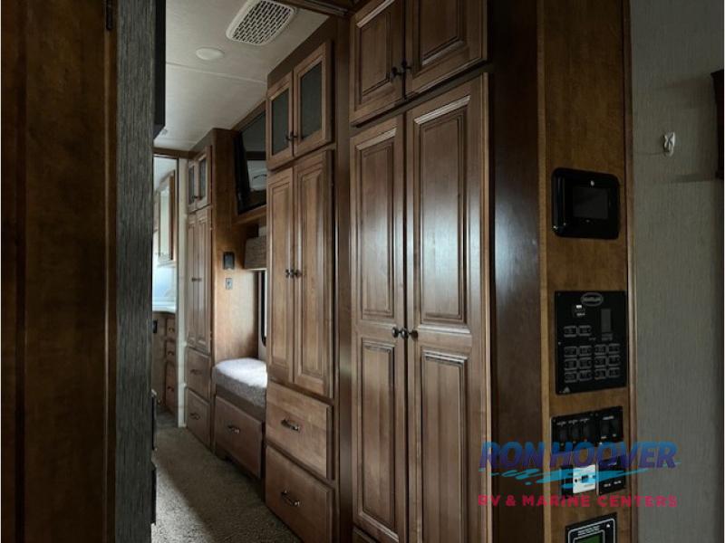 2019 HEARTLAND LANDMARK 365 NEWPORT - Image 13