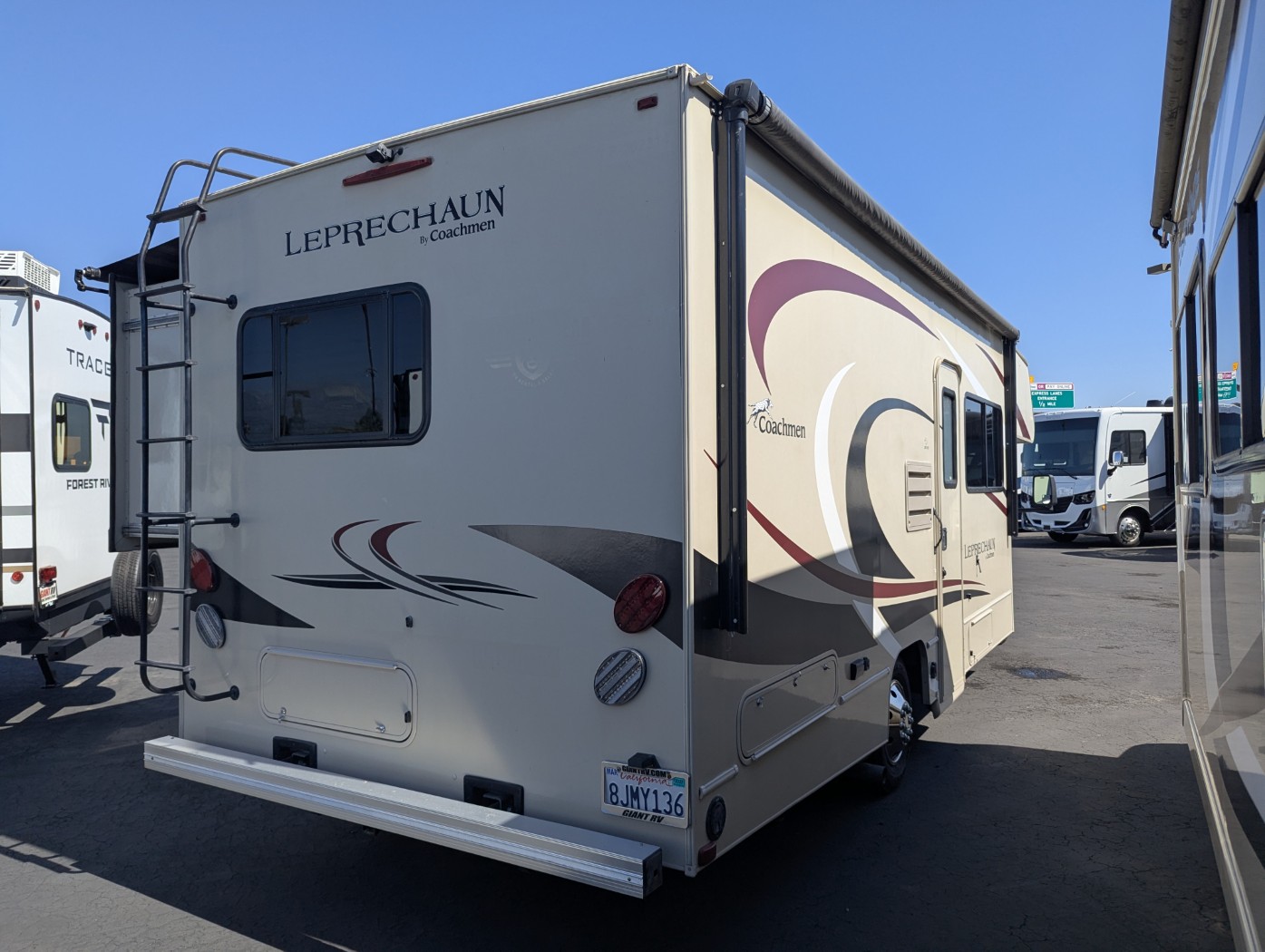 2020 Coachmen Leprechaun 260RS - Image 6