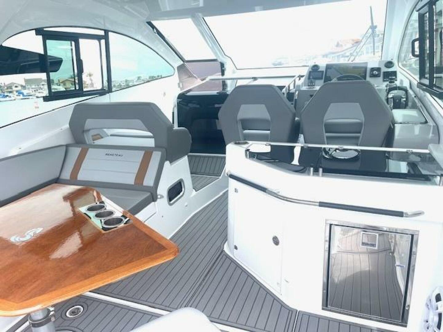 2022 Beneteau 32 Gran Turismo - Image 7
