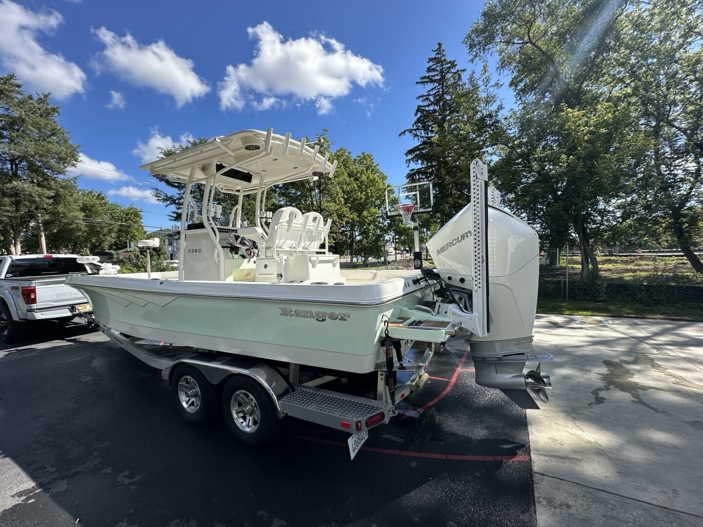 2022 Ranger 2360 Bay - Image 14