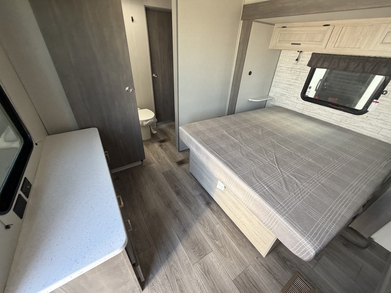 2026 COACHMEN 333DORM - Image 19