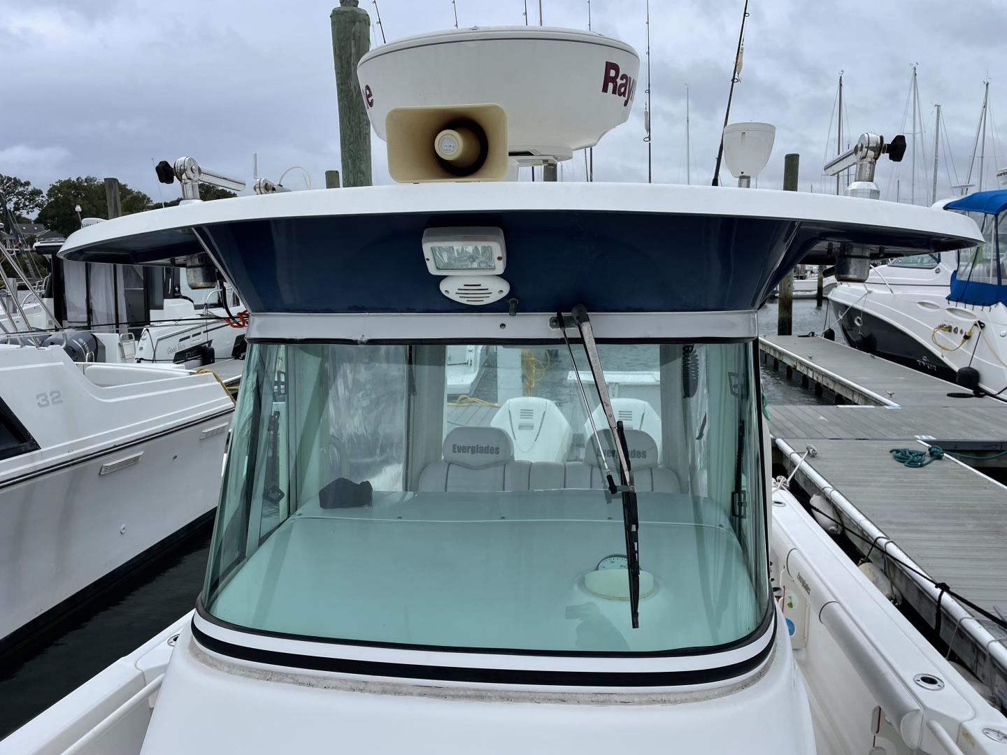 2007 Everglades 290 Pilot - Image 18