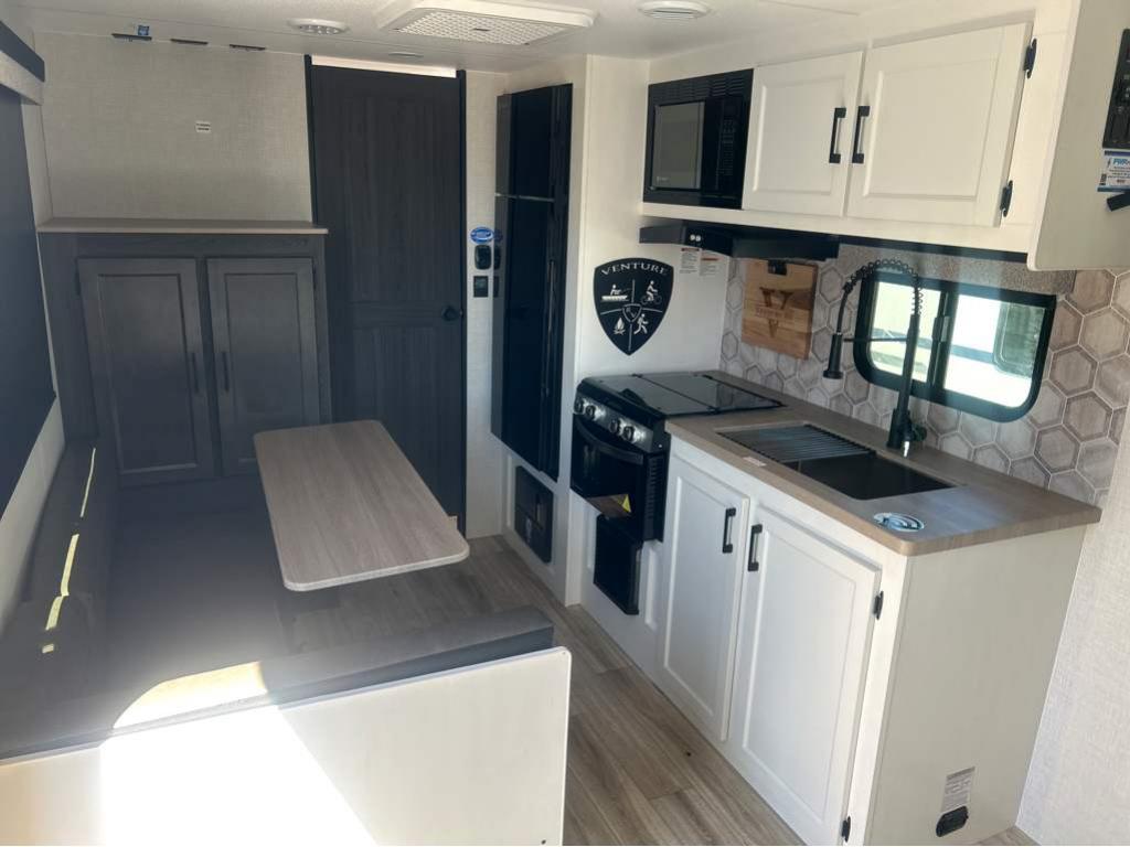2026 VENTURE RV SPORTTREK STINGER 192VRB - Image 13