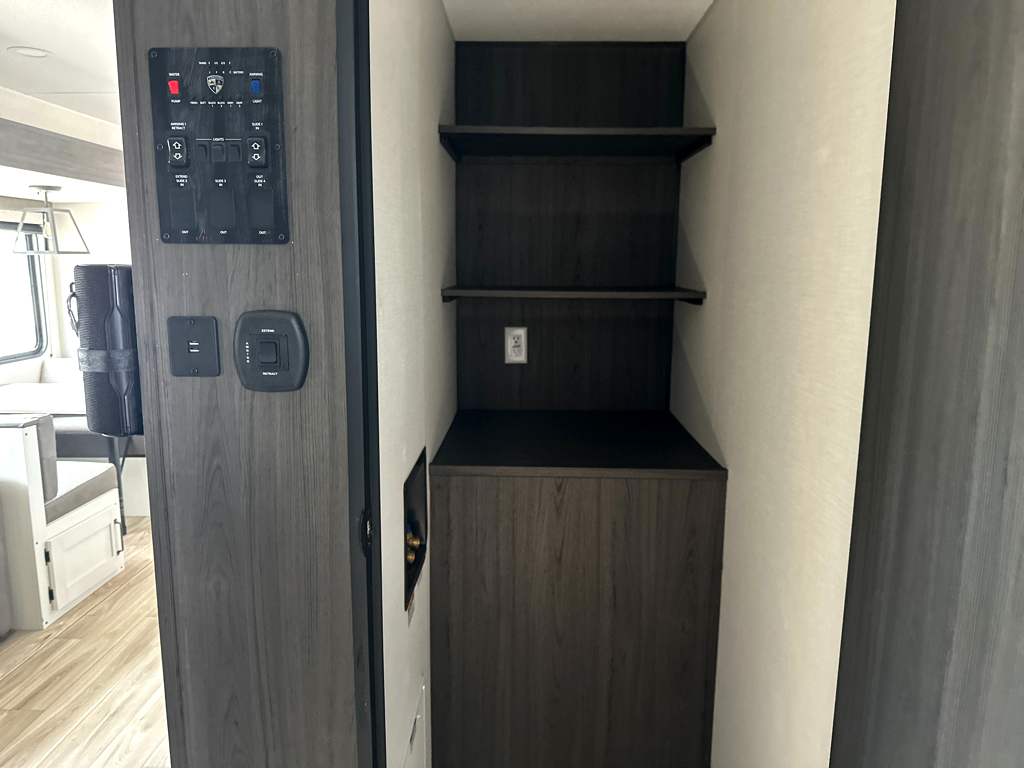 2027 VENTURE RV SIENNA 311VDB - Image 20