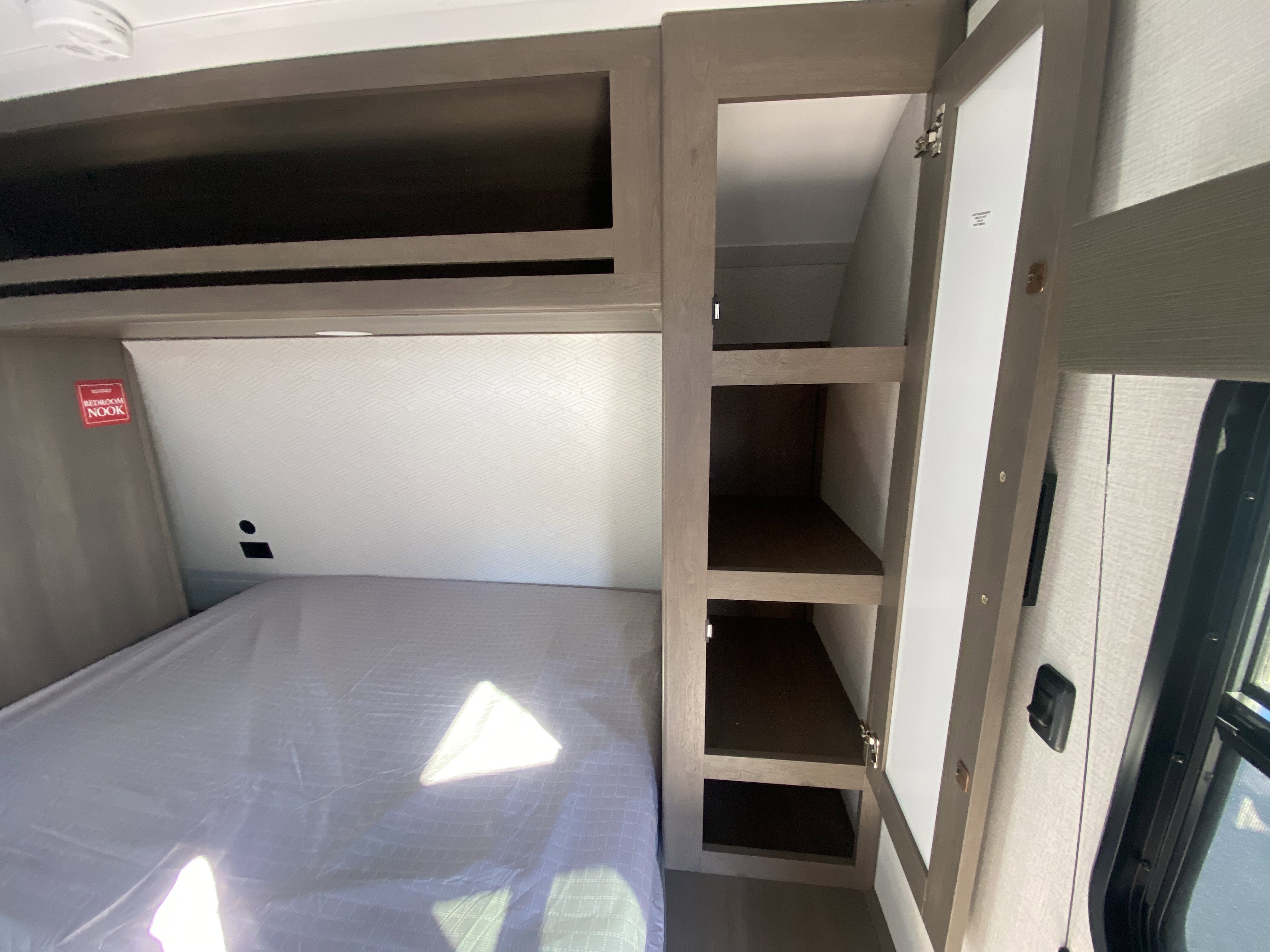 2026 GRAND DESIGN TRANSCEND 23BHX - Image 10