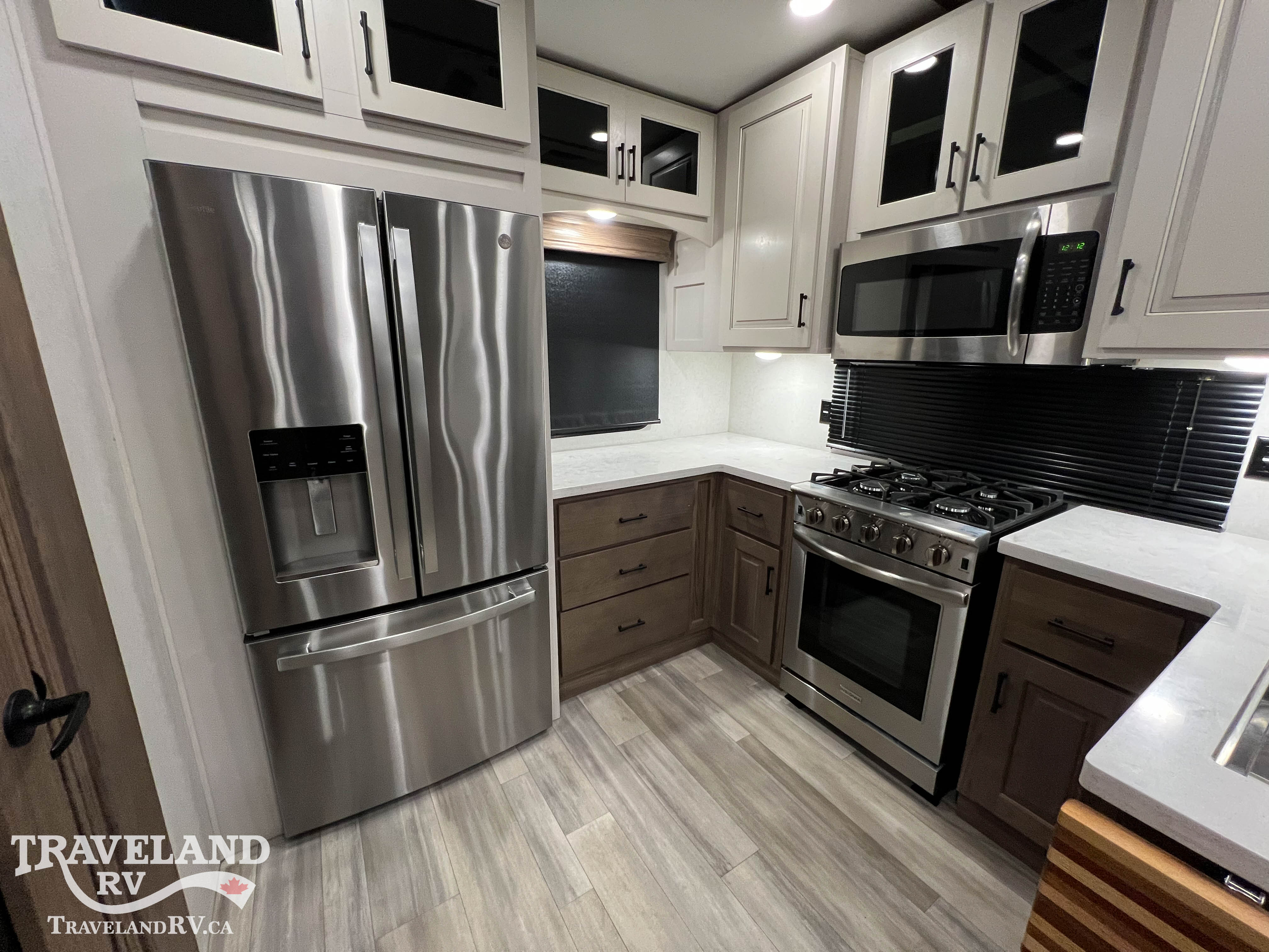 2023 Alliance RV Paradigm 382RK - Image 20