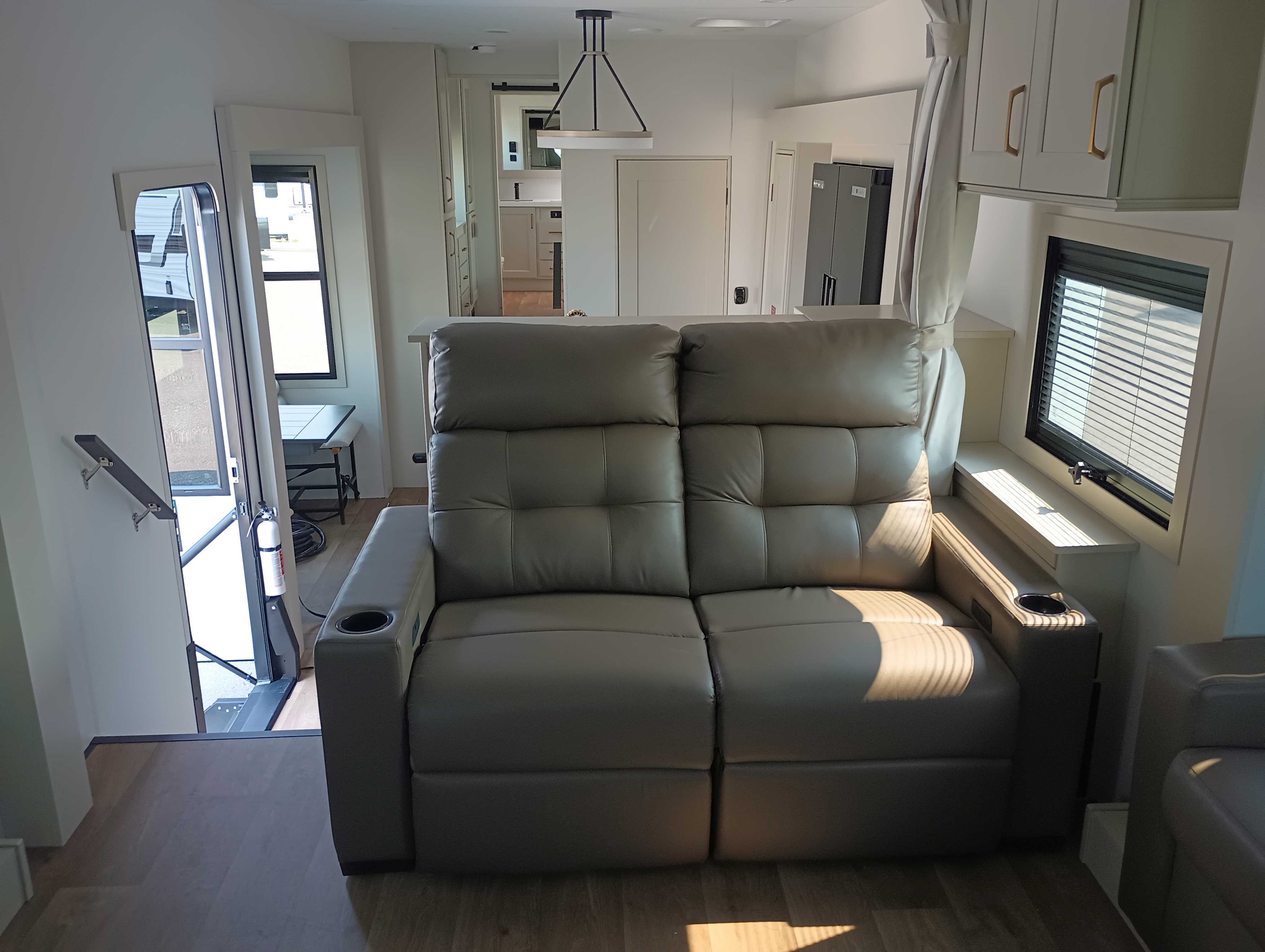 2027 Grand Design Solitude 380FL - Image 25