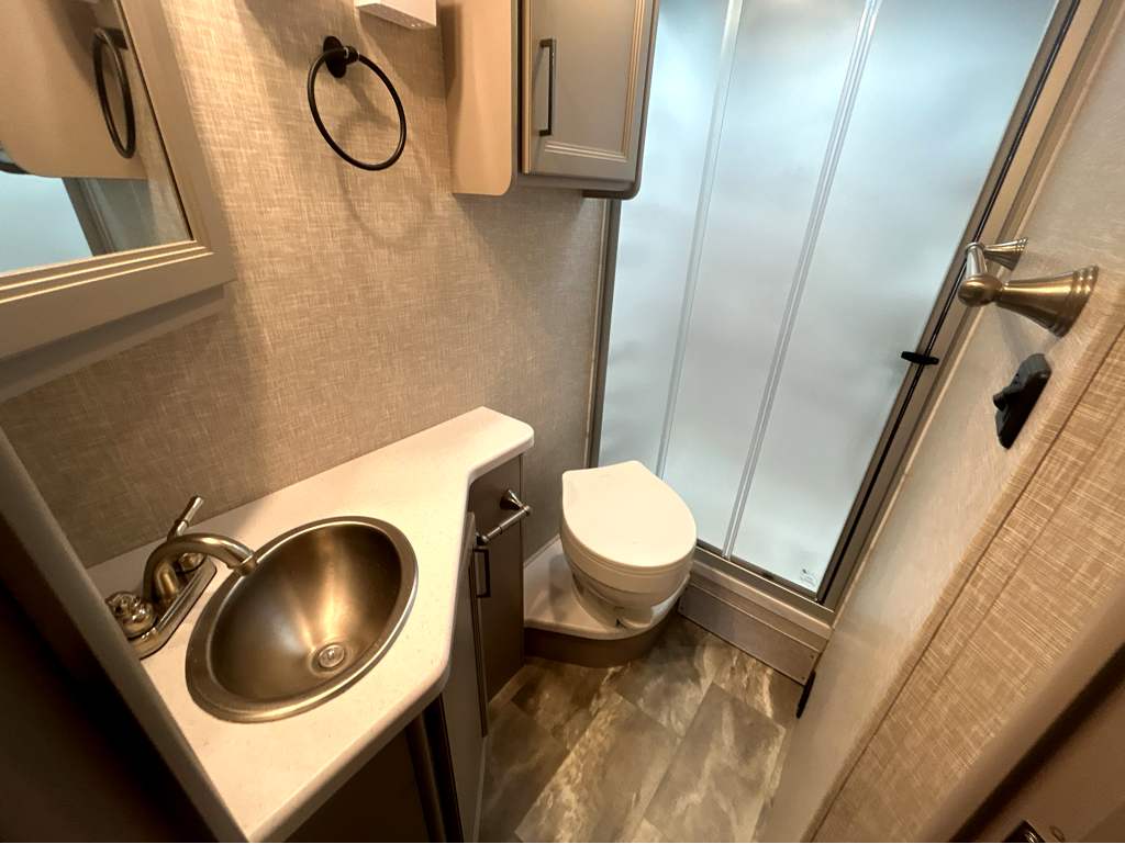 2024 Thor Motor Coach QUANTUM KW29 - Image 30