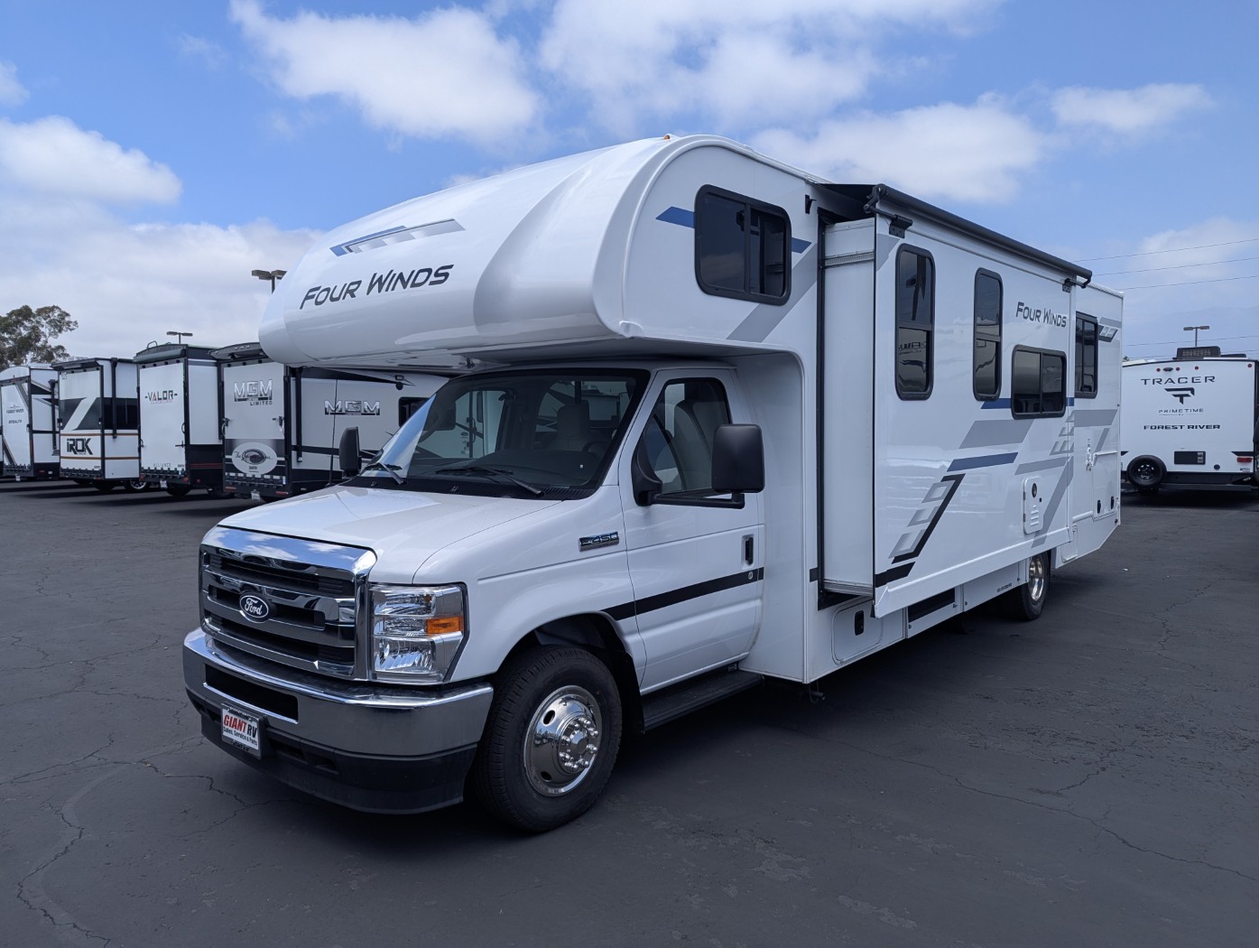 2027 Thor Motor Coach Four Winds 28Z - Image 3