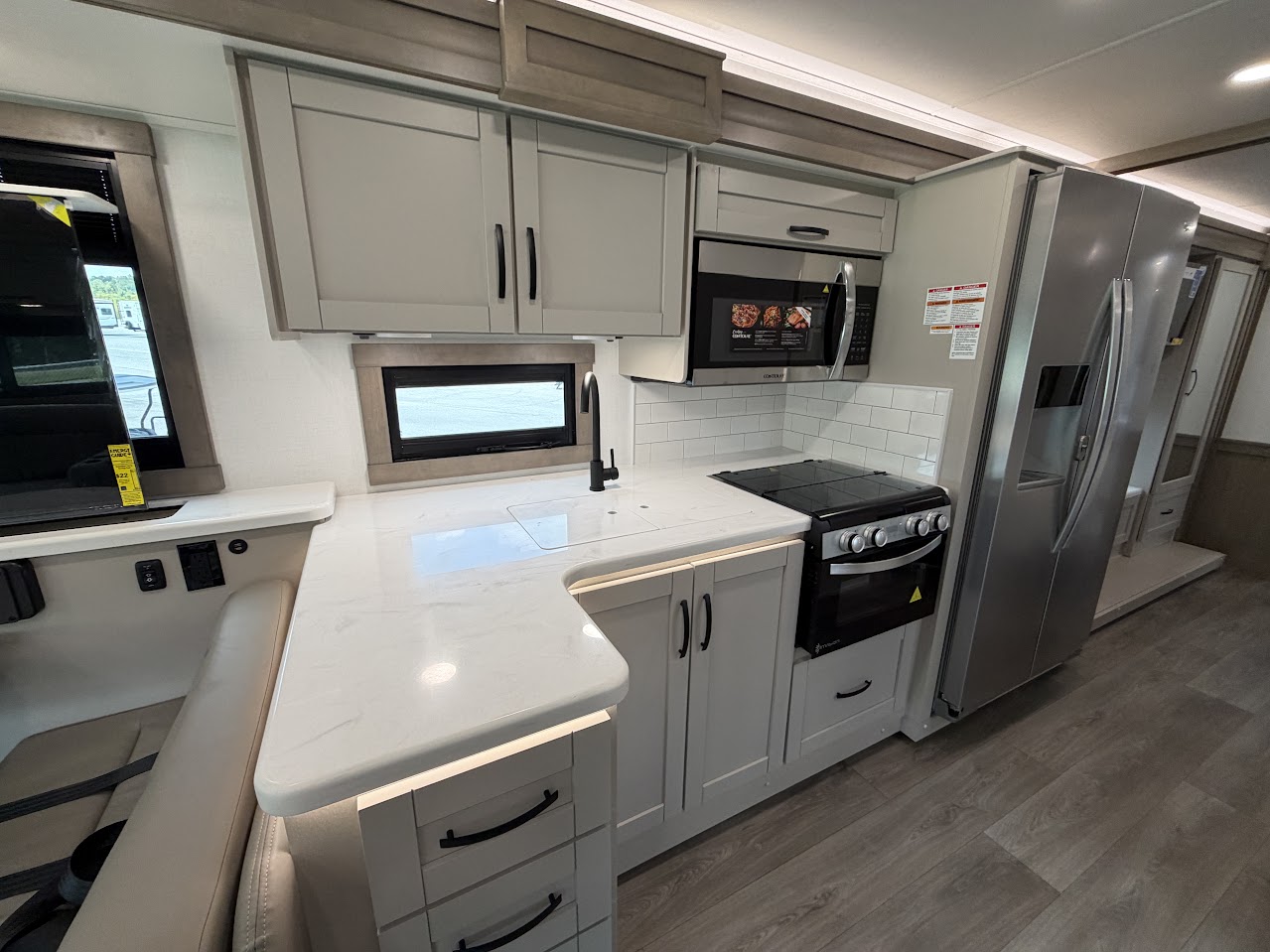 2027 JAYCO PRECEPT 36C - Image 24