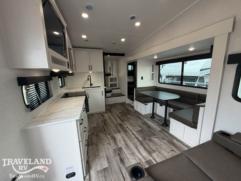 2027 Highland Ridge Roamer Light Duty 28DBSS - Image 3
