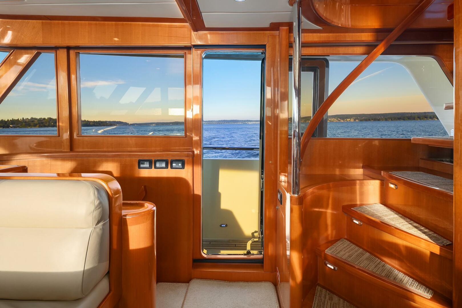 2014 Hampton 720 Skylounge LRC - Image 27