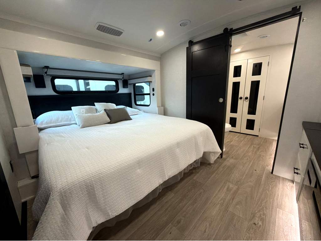 2027 JAYCO PINNACLE 38FBRK - Image 39