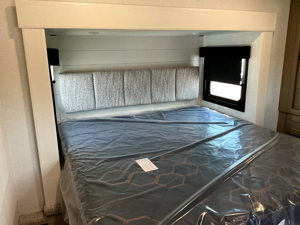 2027 JAYCO Eagle 355 MBQS - Image 23