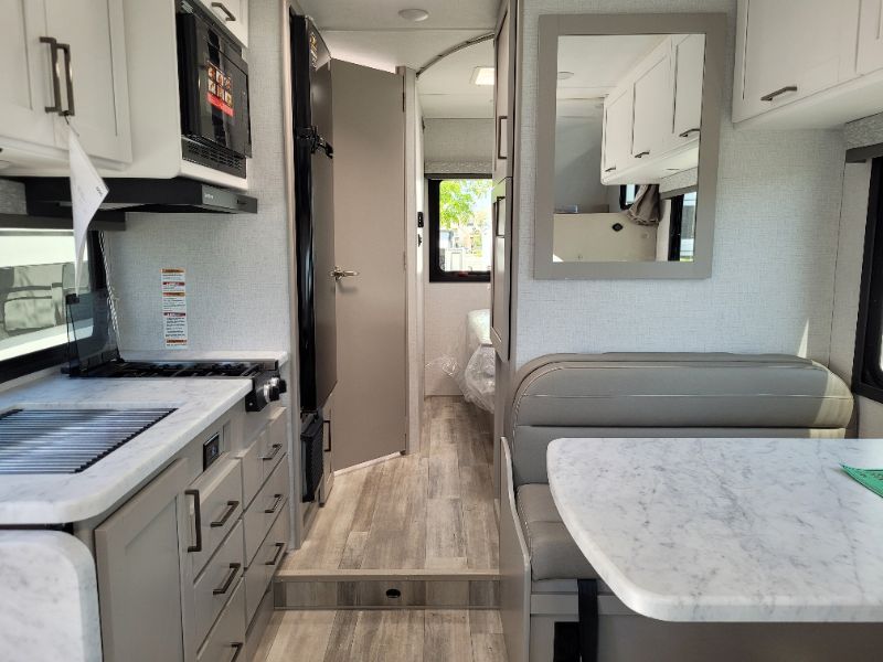 2026 Thor Motor Coach Four Winds Espec 22Z - Image 5
