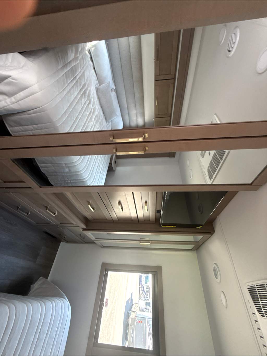 2027 ENTEGRA COACH VISION XL 31UL - Image 24
