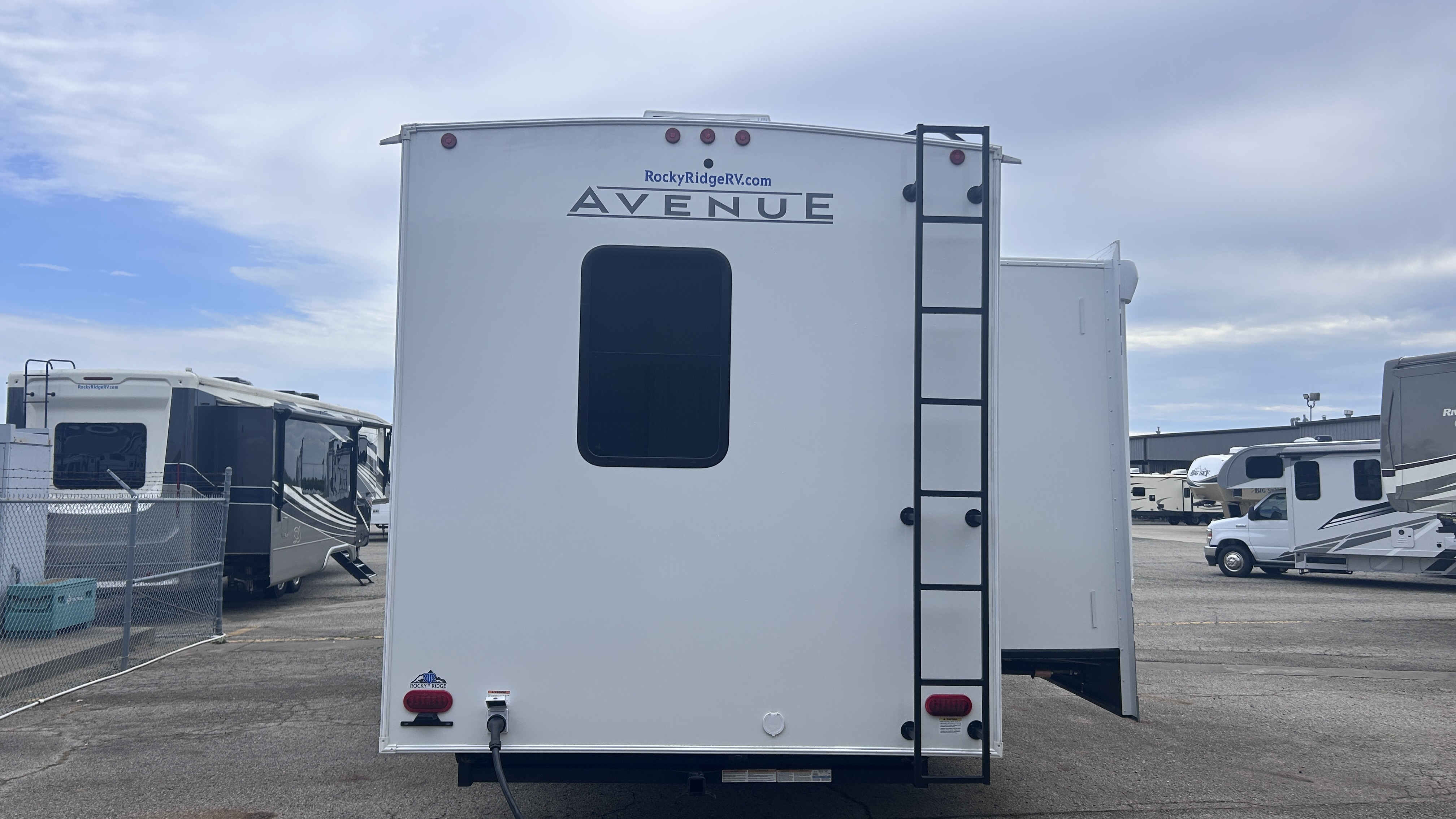 2026 Alliance RV Avenue 35RKS - Image 6