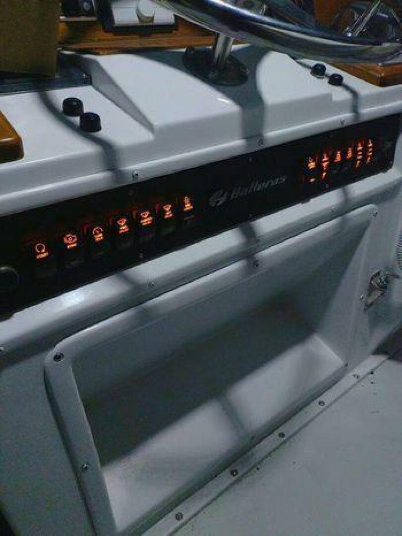 1990 Hatteras 45 Convertible - Image 6