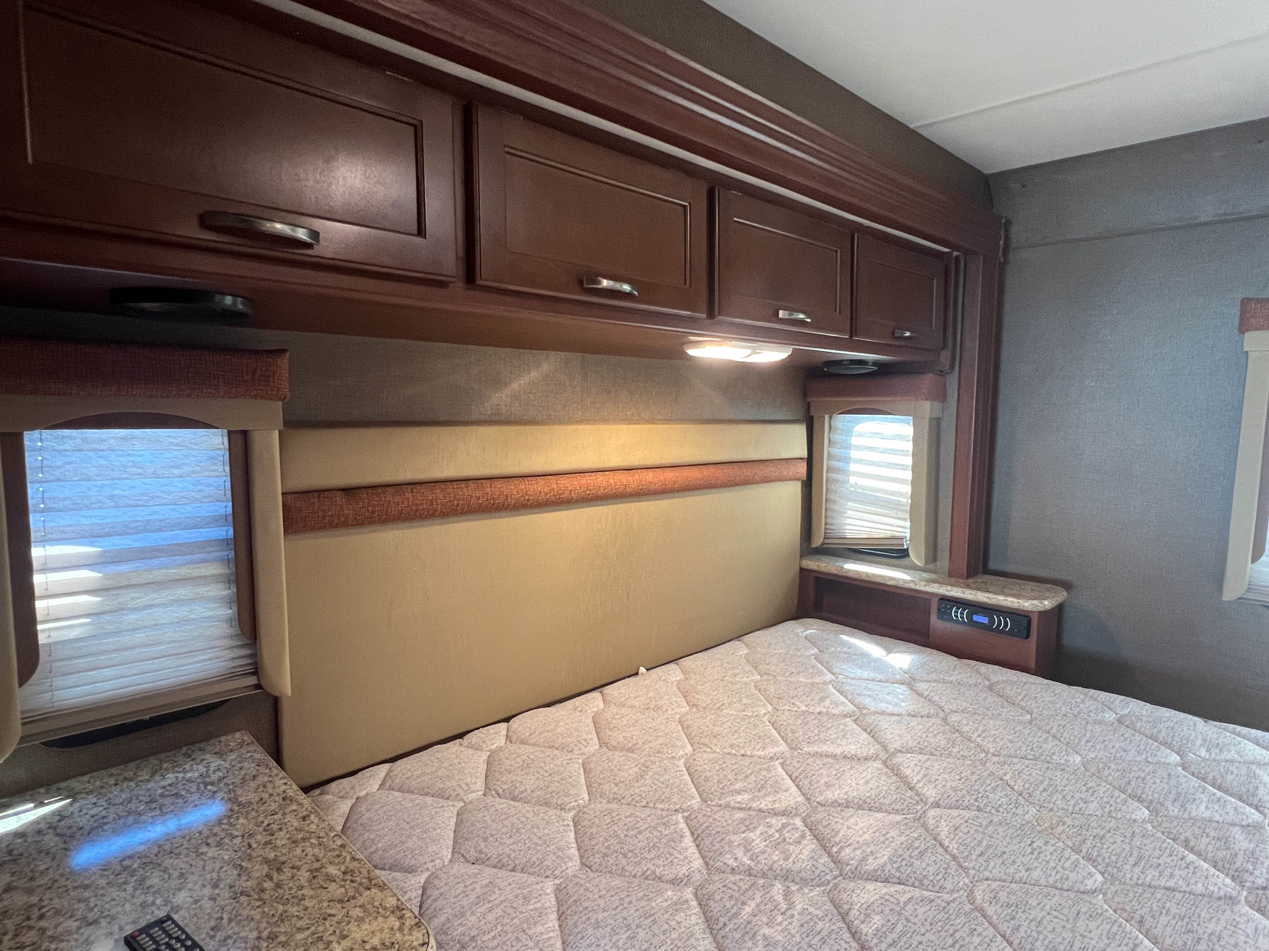 2015 Thor Motor Coach ACE 27.1 - Image 23