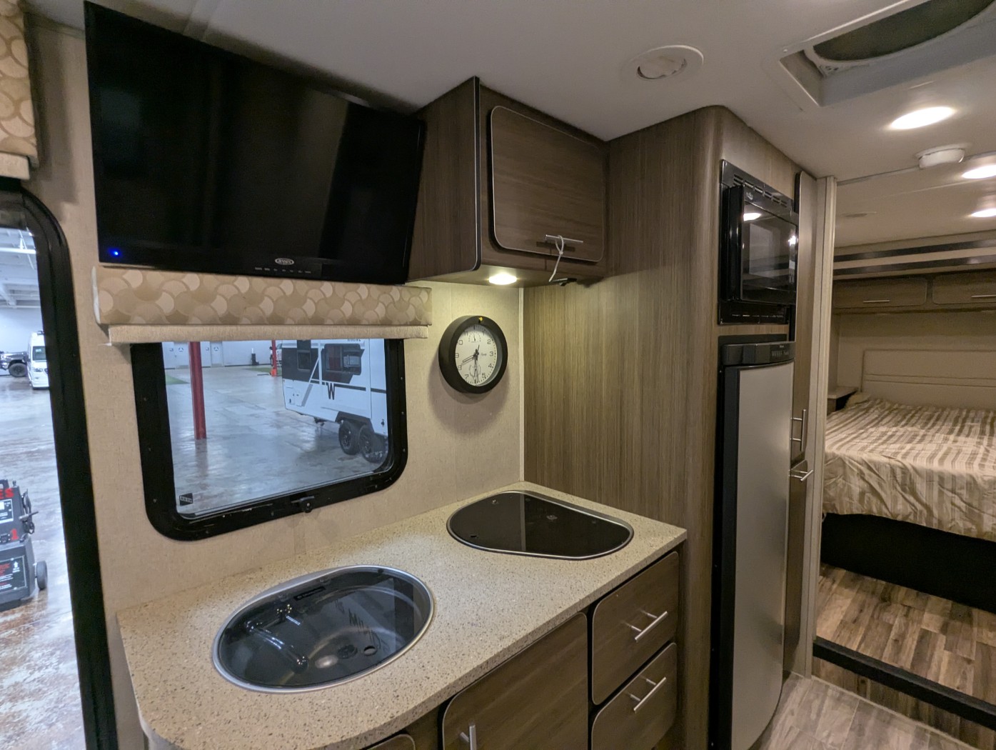 2015 RENEGADE Villagio 25QRS - Image 14