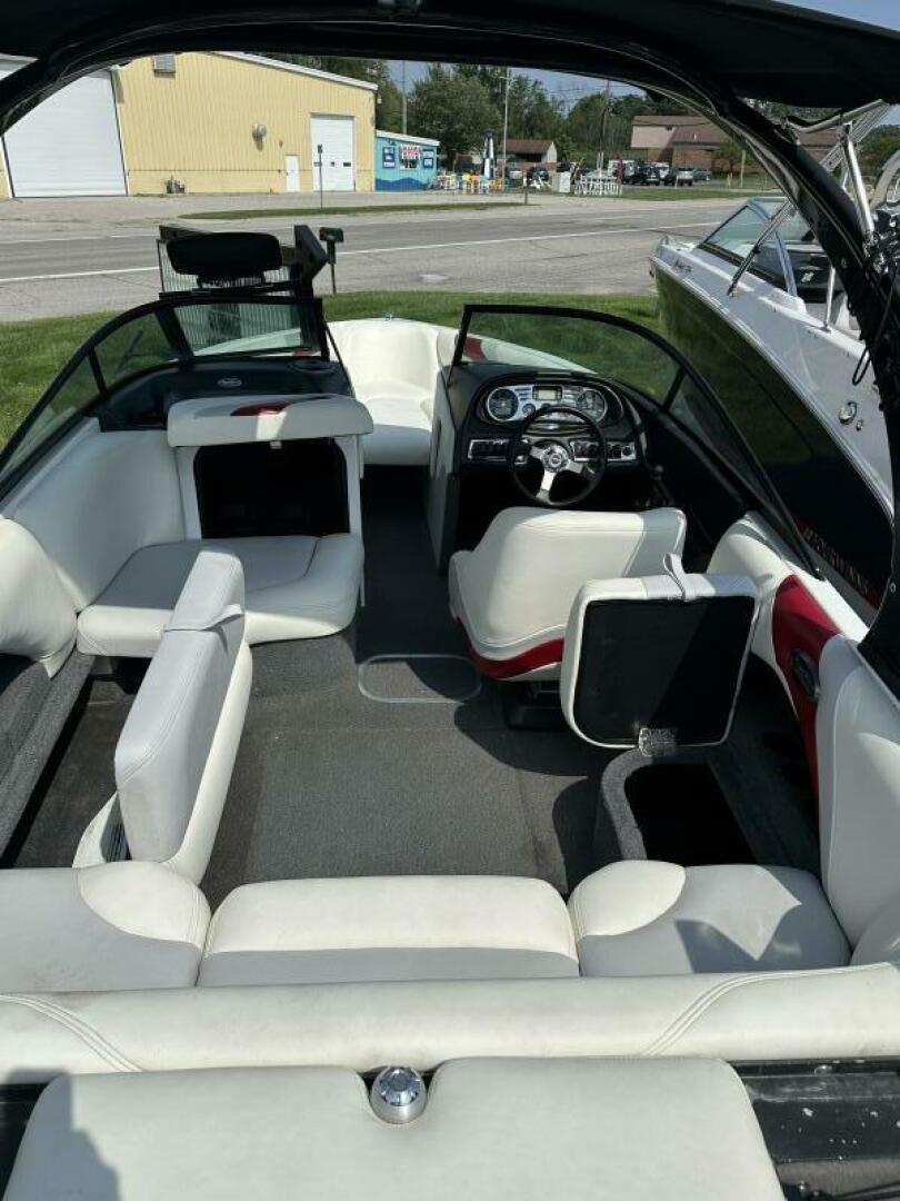 2007 Malibu 21 V-Ride Base - Image 7