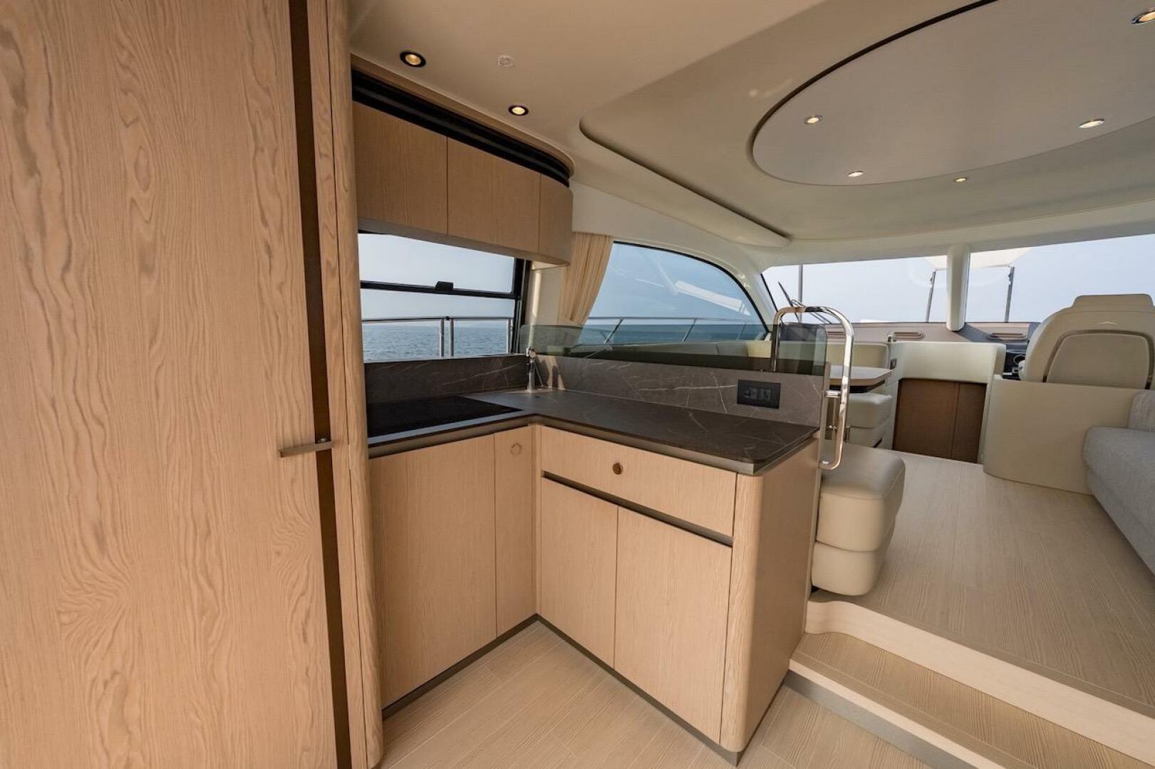 2023 Azimut Fly 53 - Image 25