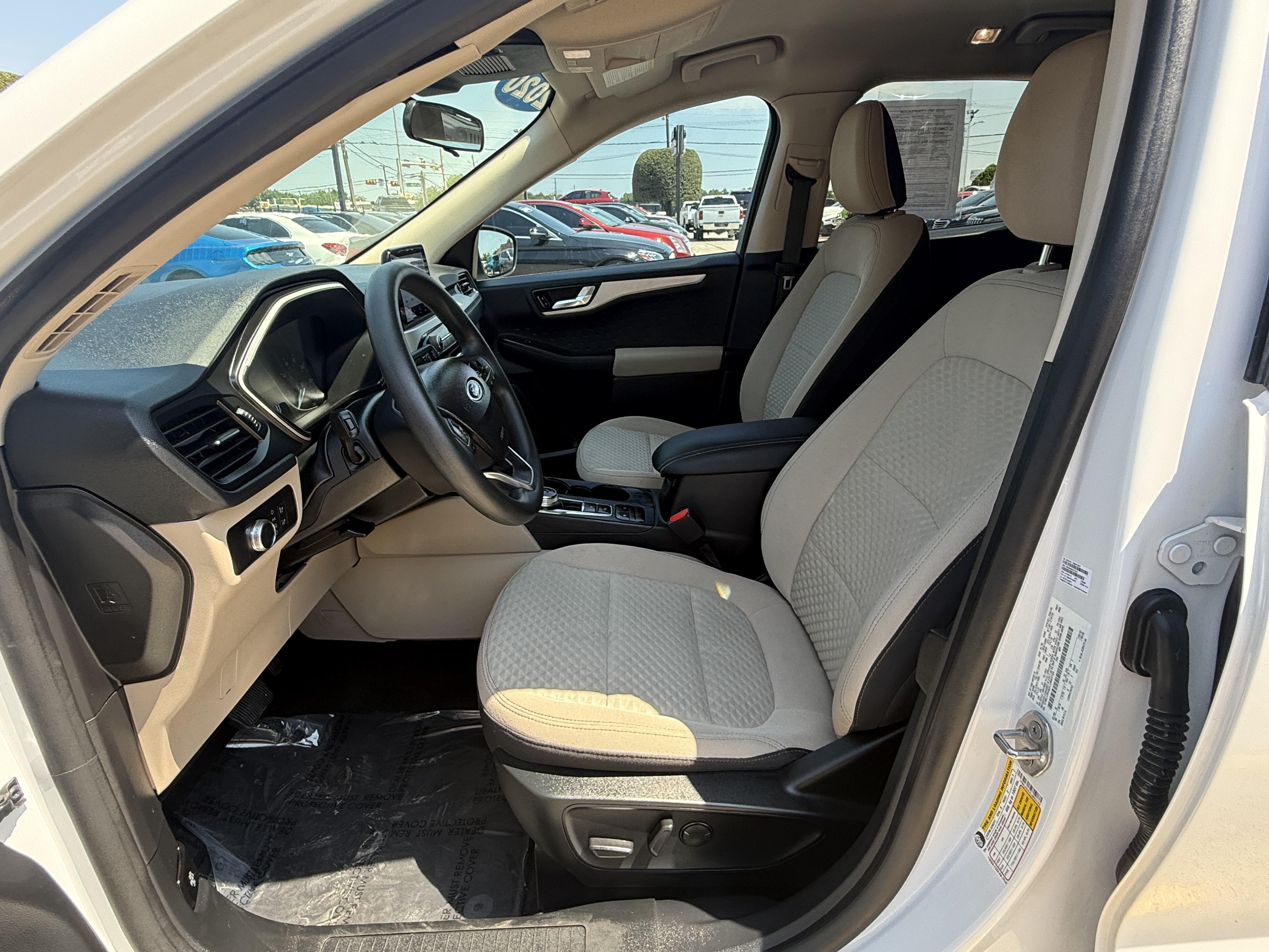 2020 Ford Escape Utility 4D SE 2WD - Image 28