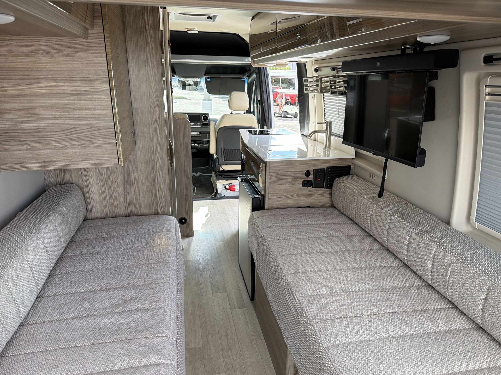 2020 Winnebago Boldt 70BL - Image 26