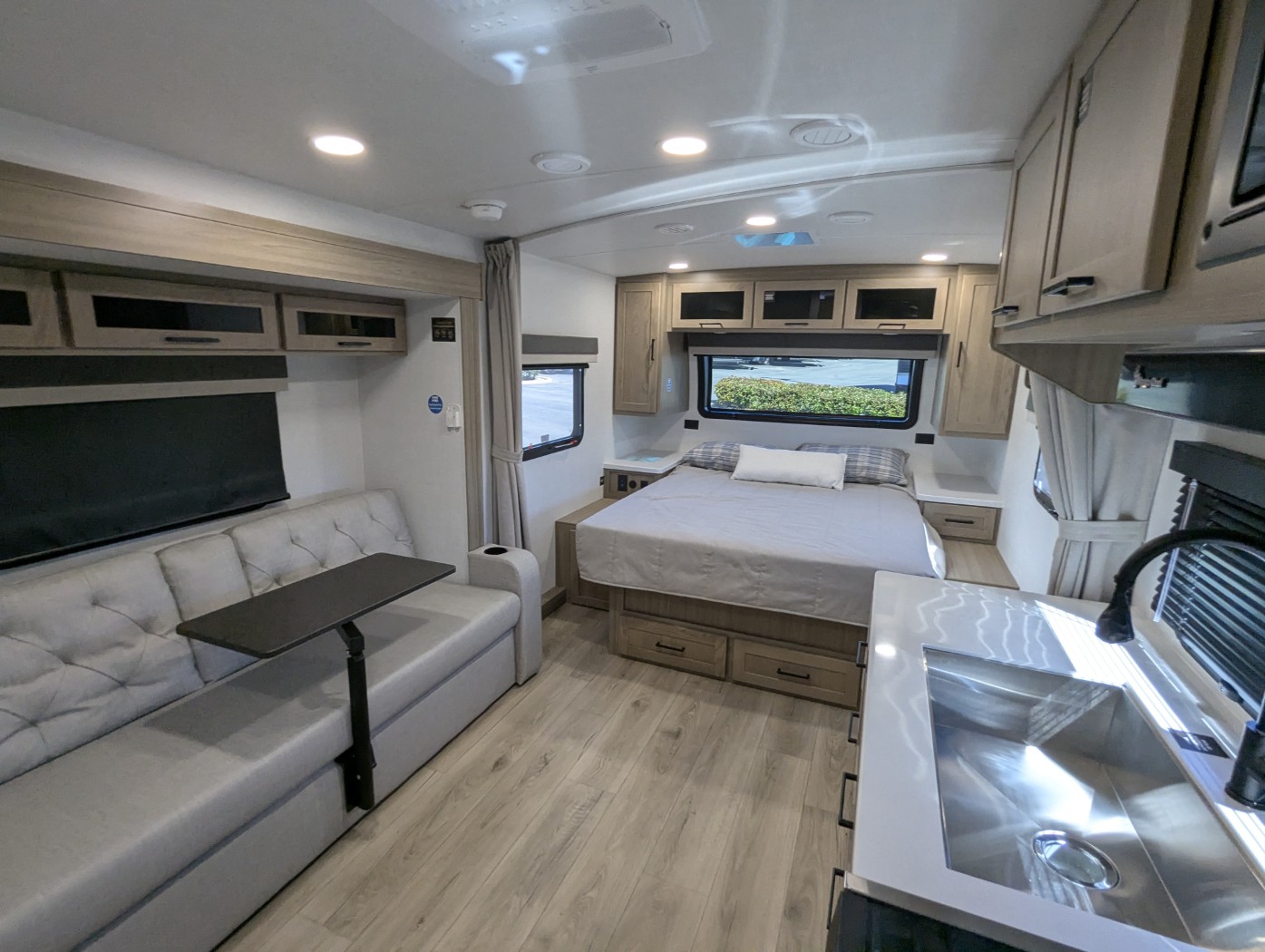 2027 Forest River Rockwood Mini Lite 2109S - Image 9
