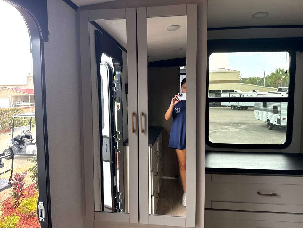 2027 JAYCO JAY FEATHER 26FK - Image 11
