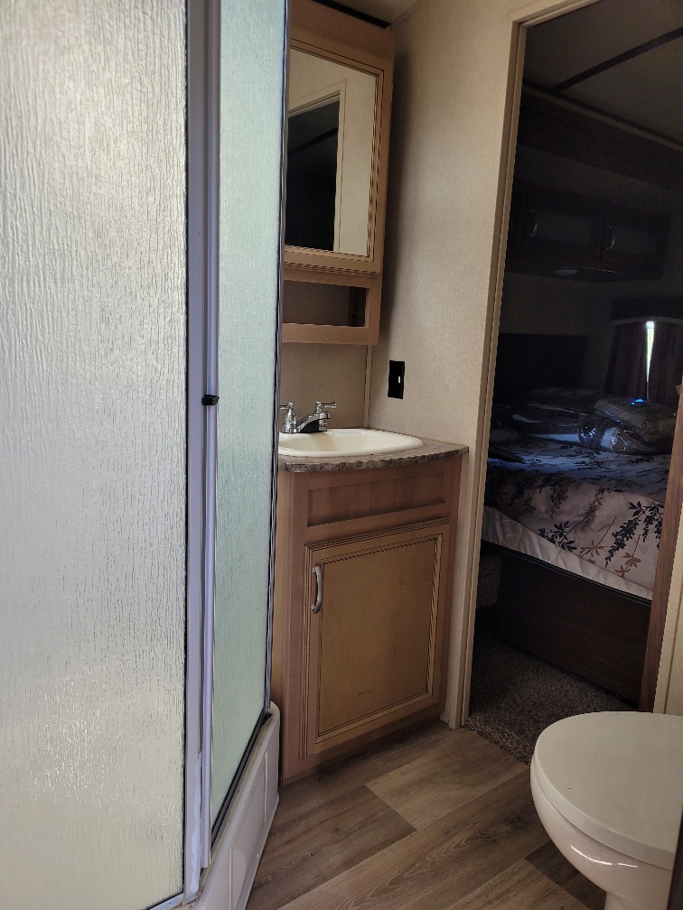 2016 Dutchmen Denali 287 RE - Image 15