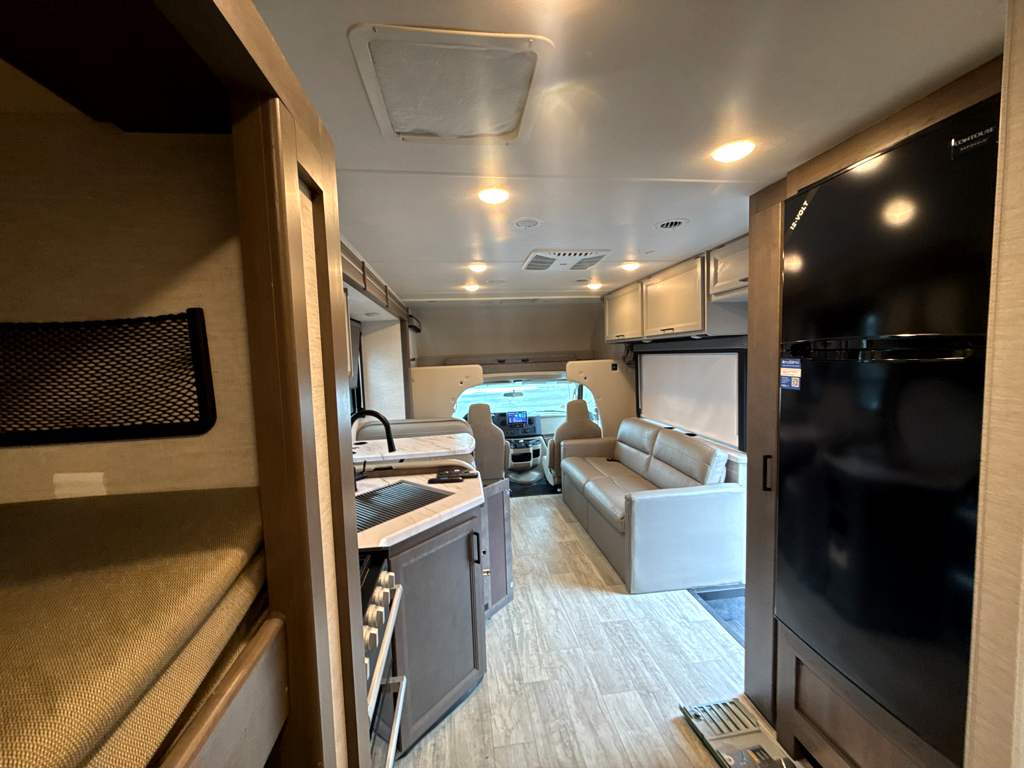 2025 Thor Motor Coach MAGNITUDE GA31 - Image 23