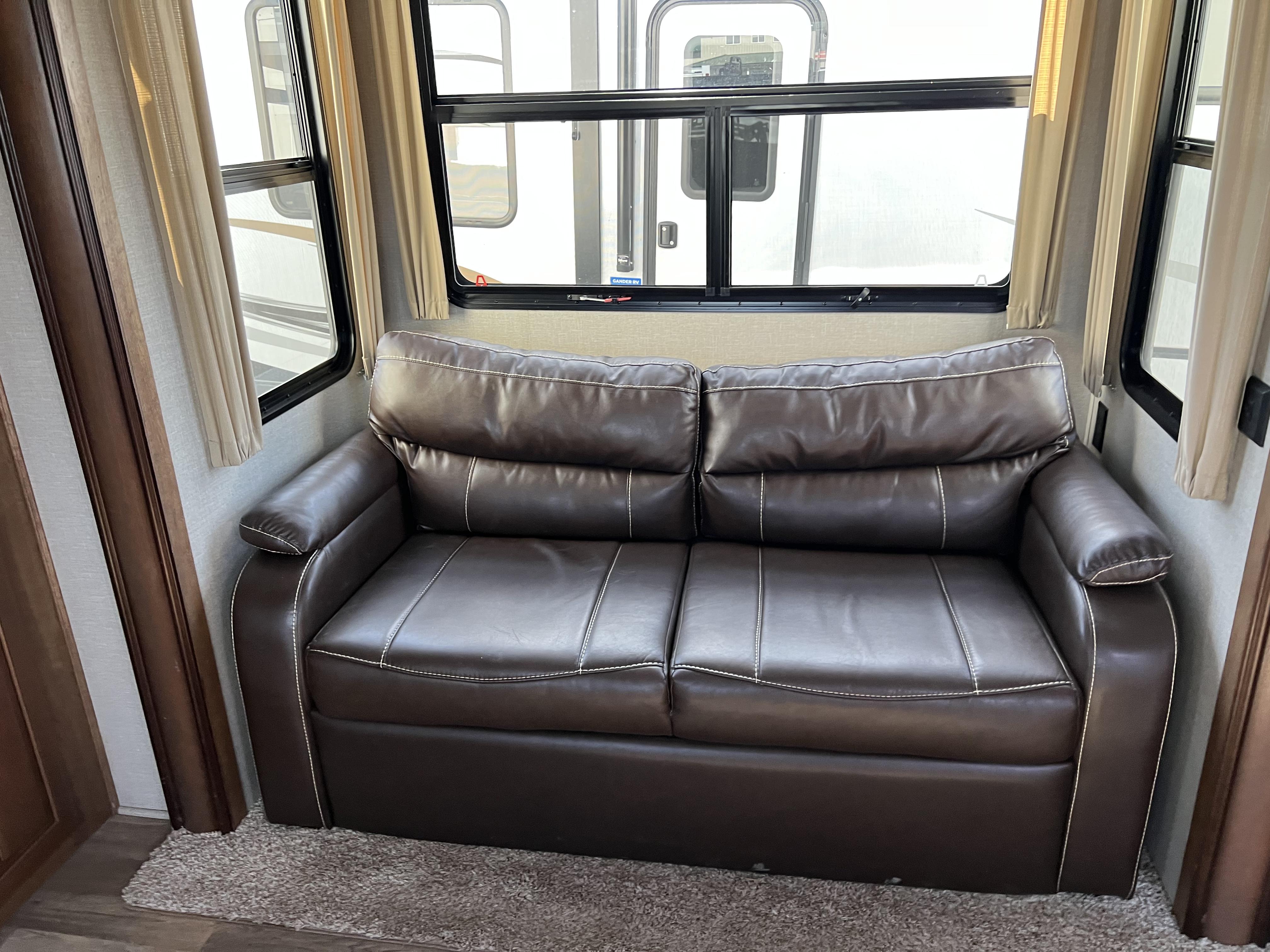 2018 Keystone Montana 3820FK - Image 14