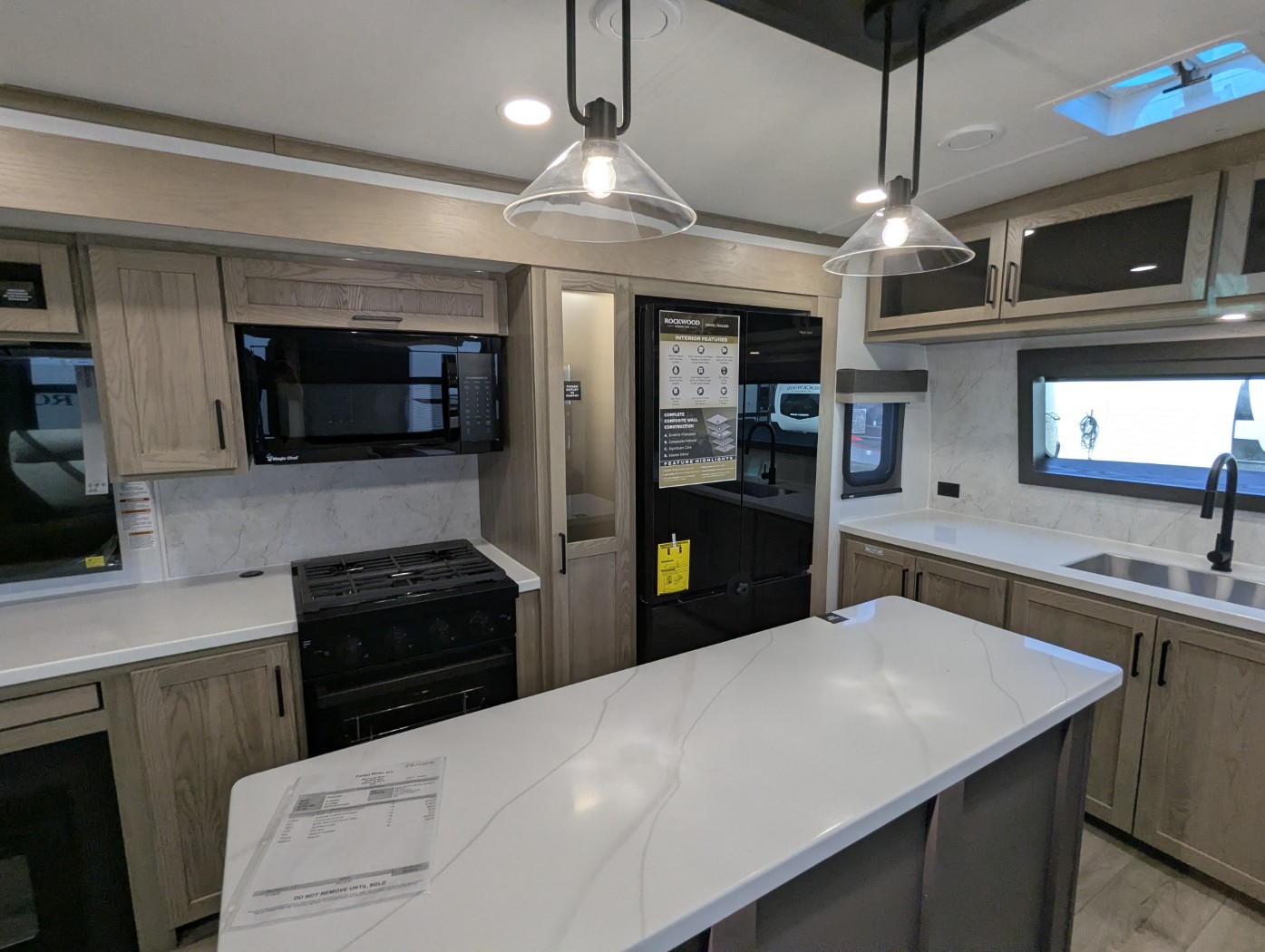2026 Forest River Rockwood Signature 8339FK - Image 15