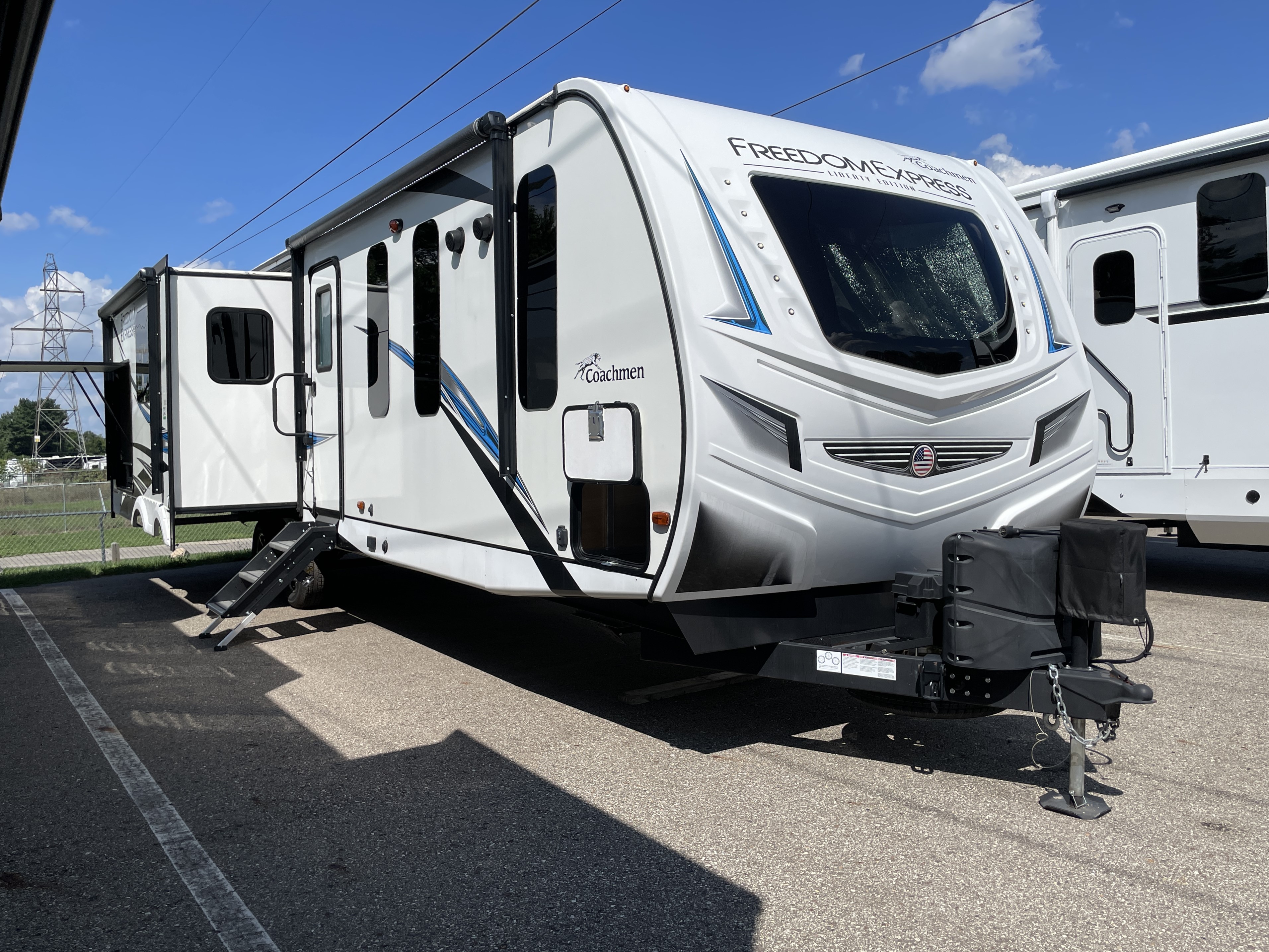 2021 Coachmen Freedom Express Liberty Edition 324RLDSLE - Image 1