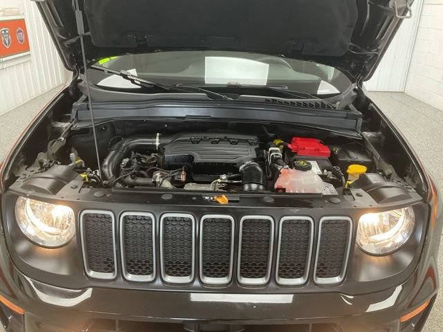 2022 Jeep Renegade Utility 4D Latitude 4WD - Image 12