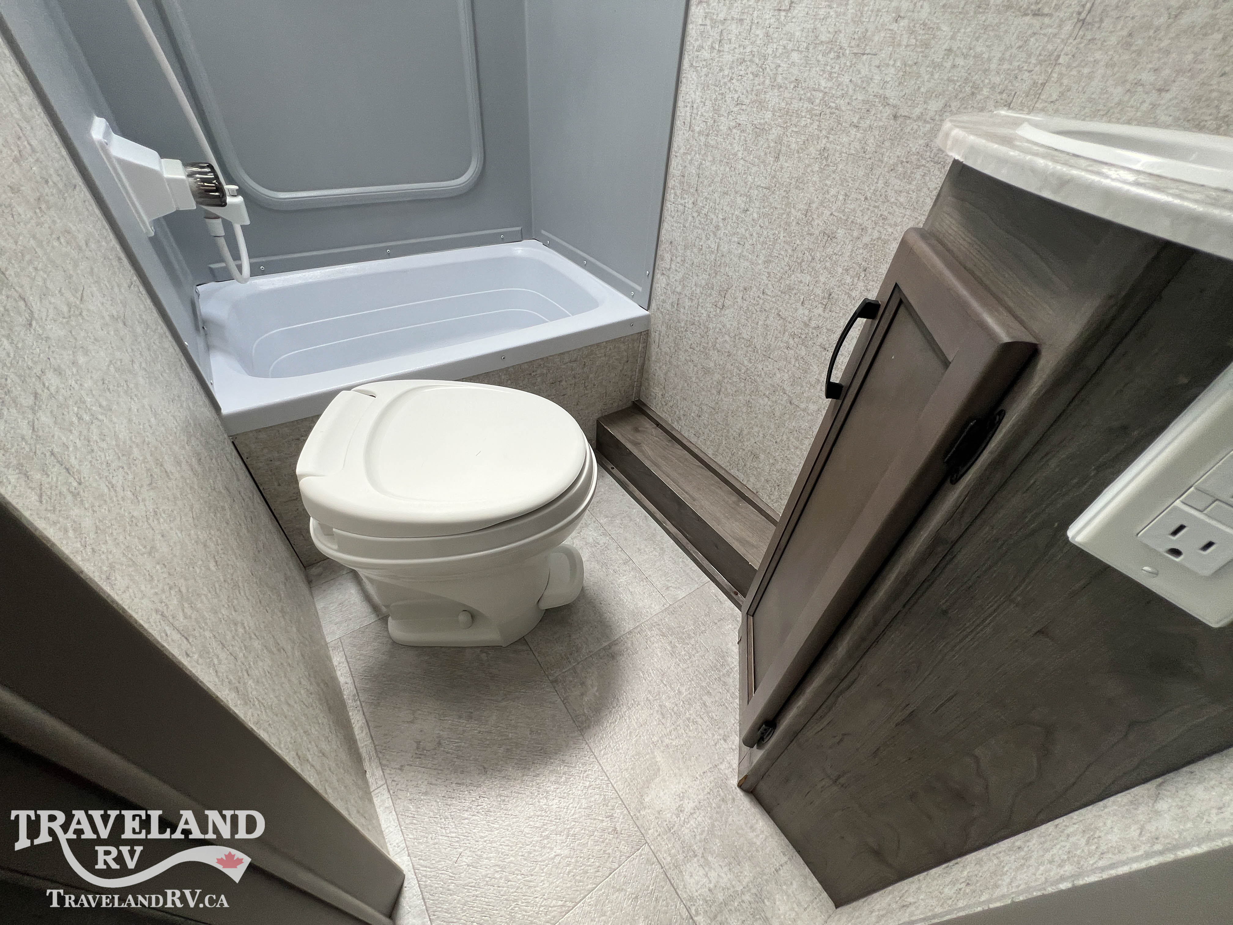 2020 COACHMEN APEX NANO 245BHS - Image 28