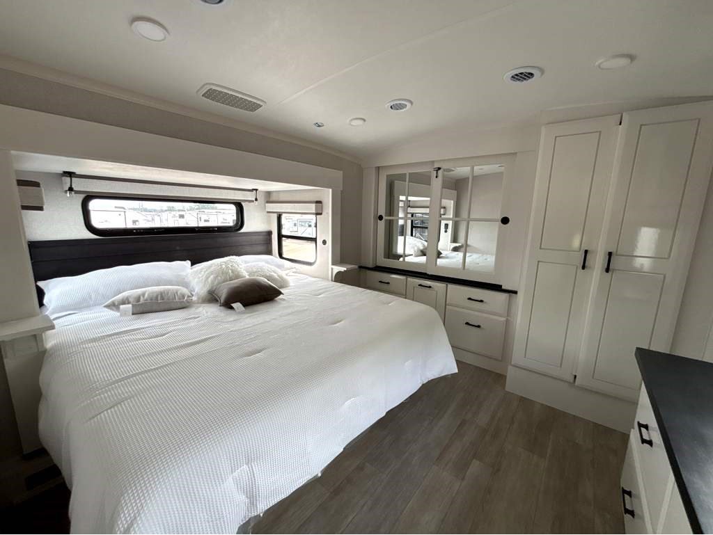 2026 JAYCO PINNACLE 32RLTS - Image 21