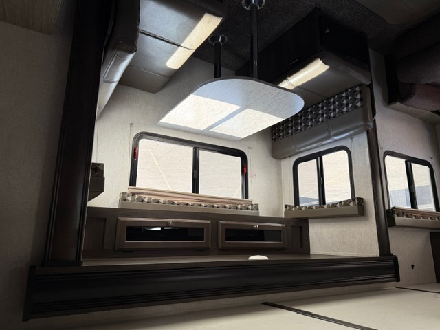 2019 Starcraft Launch Outfitter 24RLS - Image 16