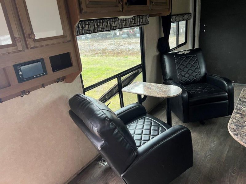 2016 Cruiser RV Stryker ST-2812 - Image 5