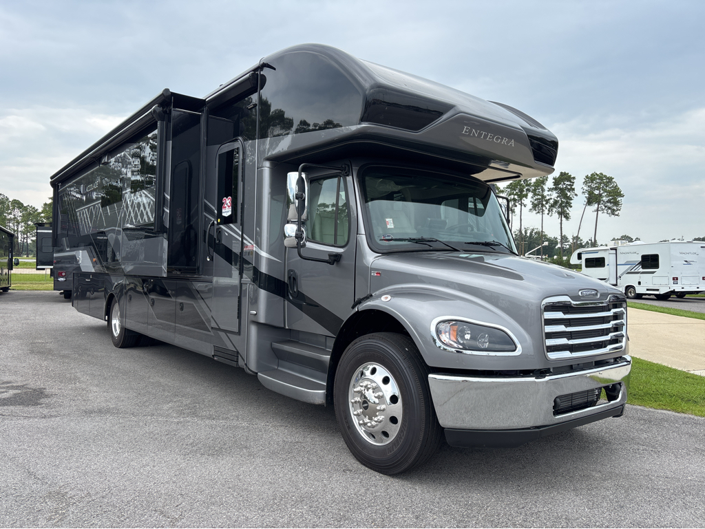 2026 ENTEGRA COACH ACCOLADE 37M - Image 1